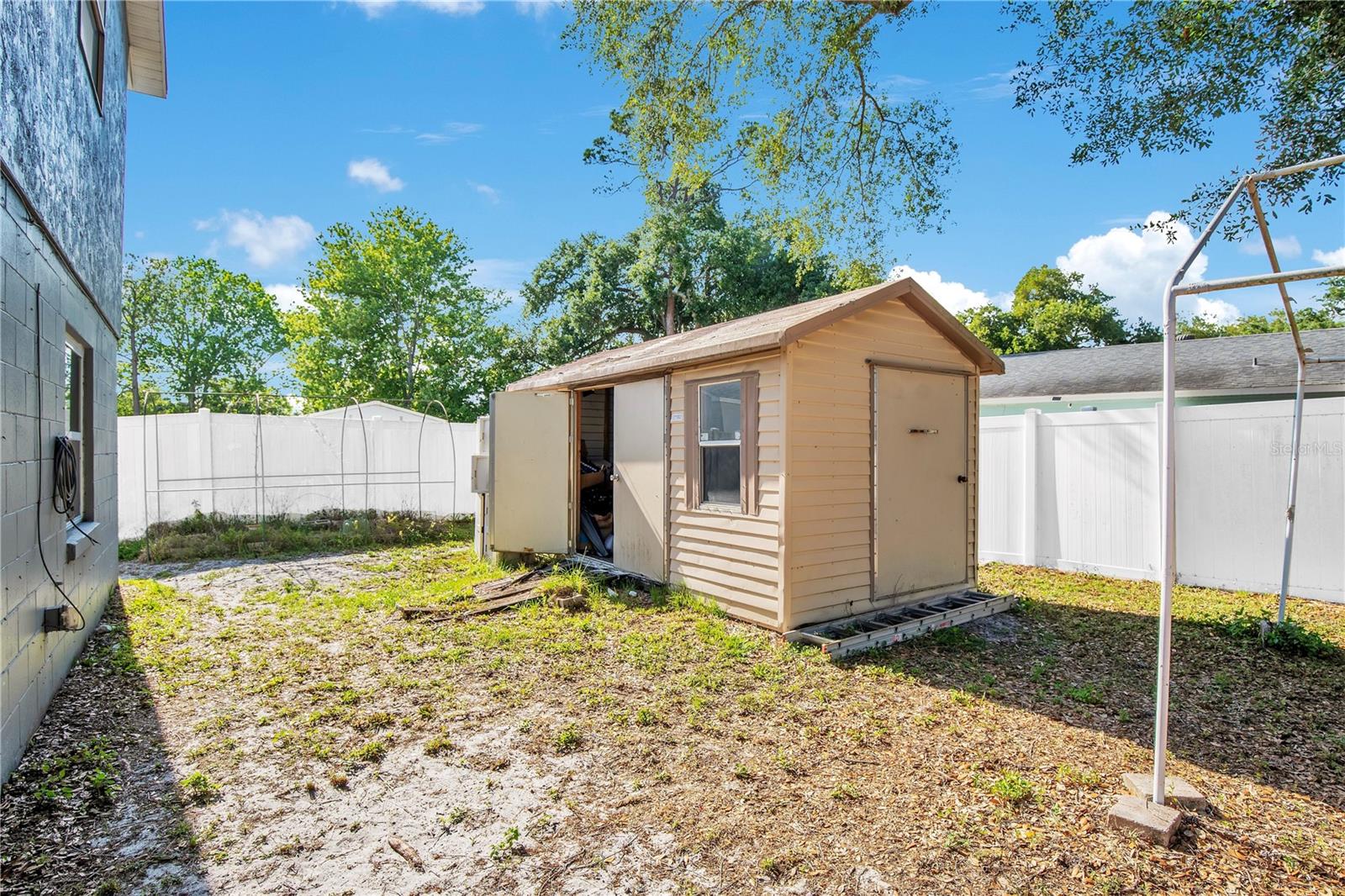 Image 27 of 33 For 2422 Sweetbriar Court