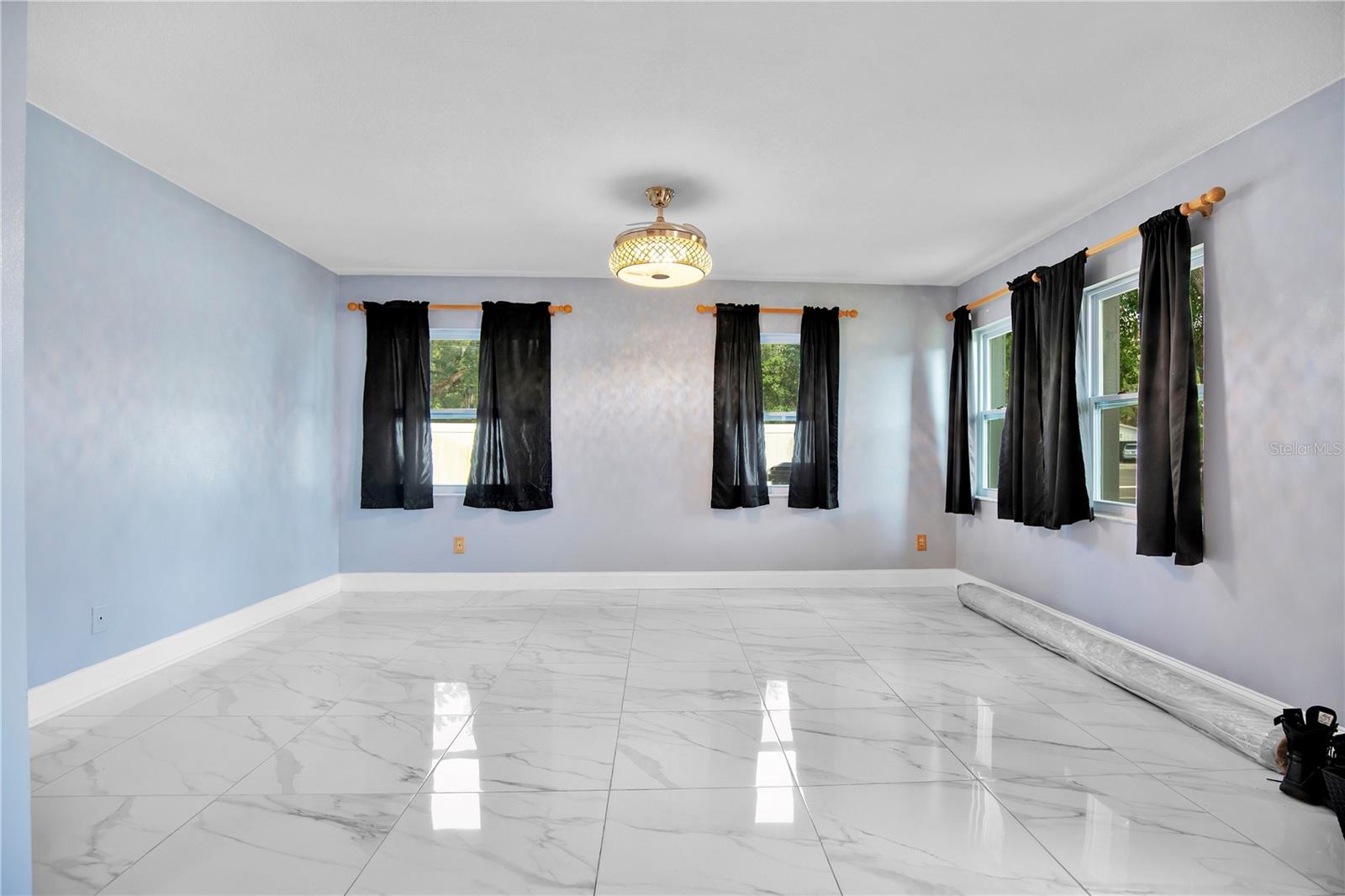 Image 7 of 33 For 2422 Sweetbriar Court