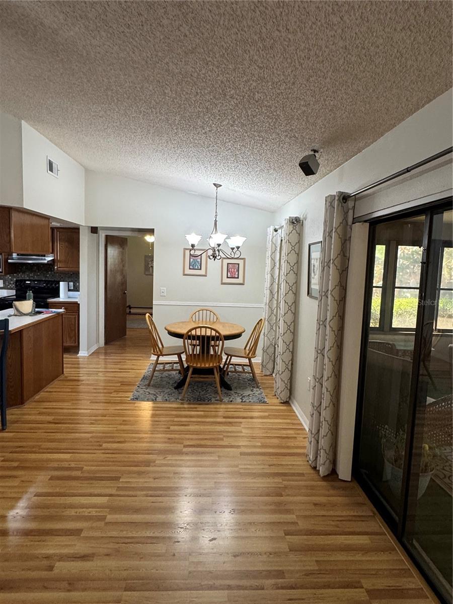 Image 4 of 15 For 2002 Timberlane Drive