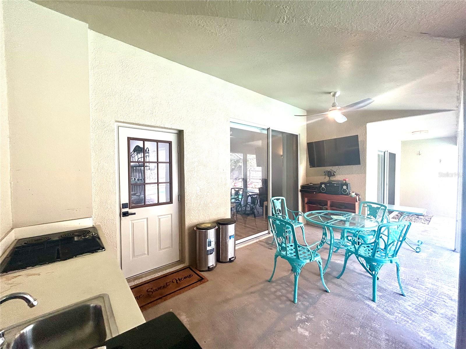 Listing photo id 25 for 1729 Buckhorn Place