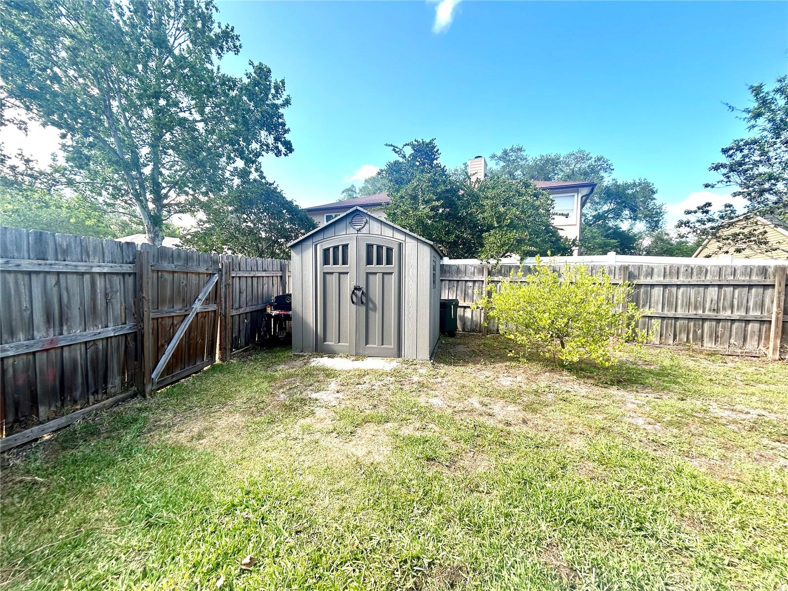 Listing photo id 27 for 1729 Buckhorn Place