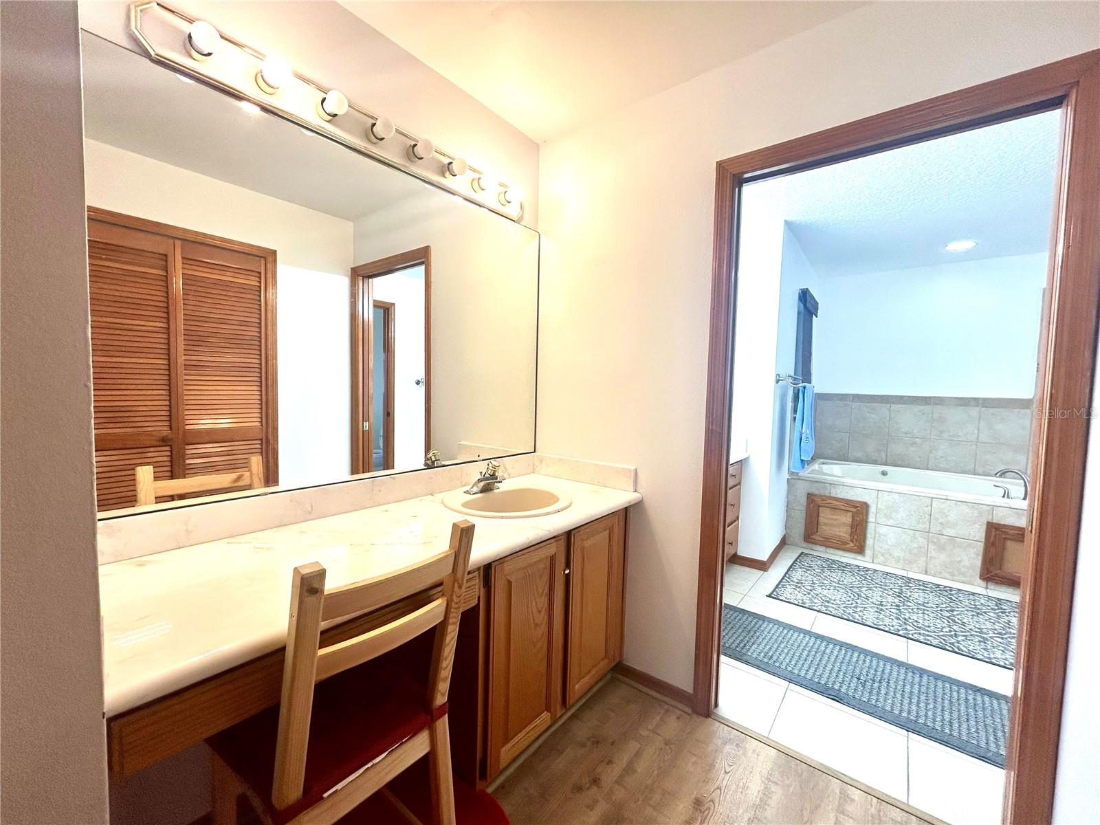 Listing photo id 37 for 1729 Buckhorn Place