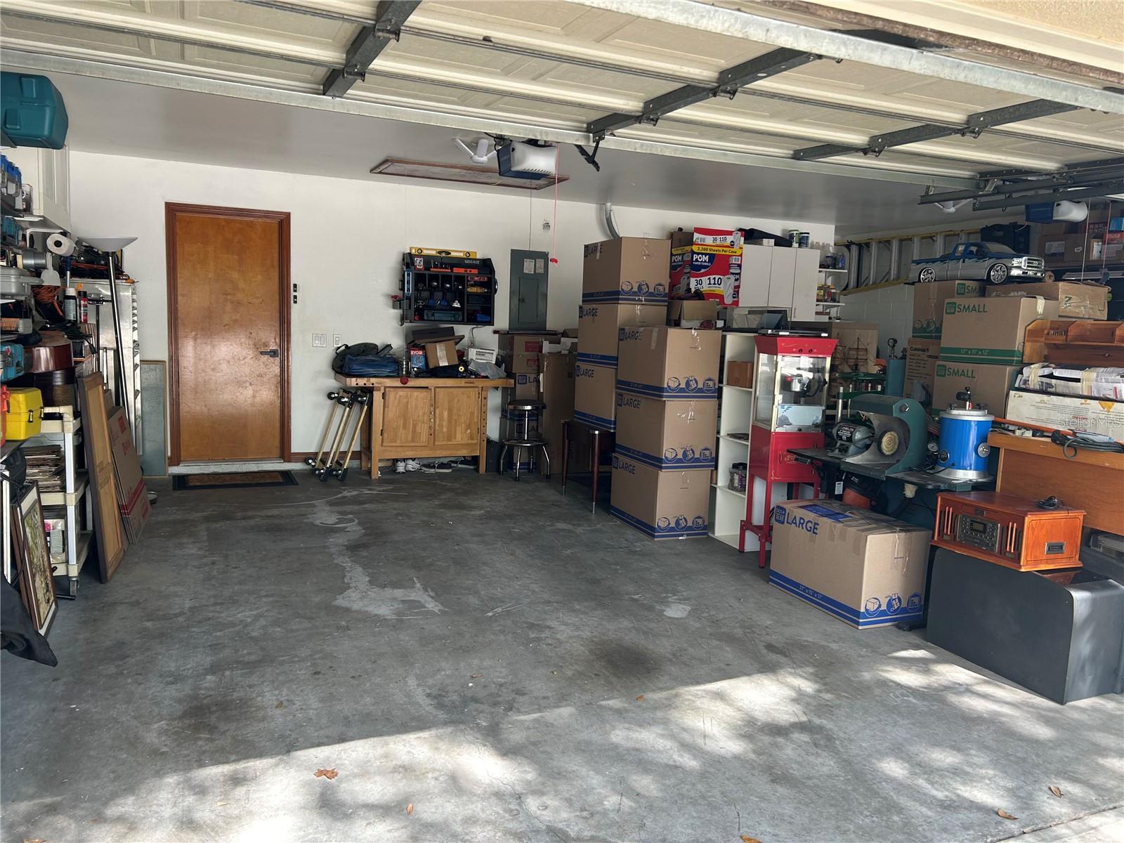 Listing photo id 2 for 1729 Buckhorn Place
