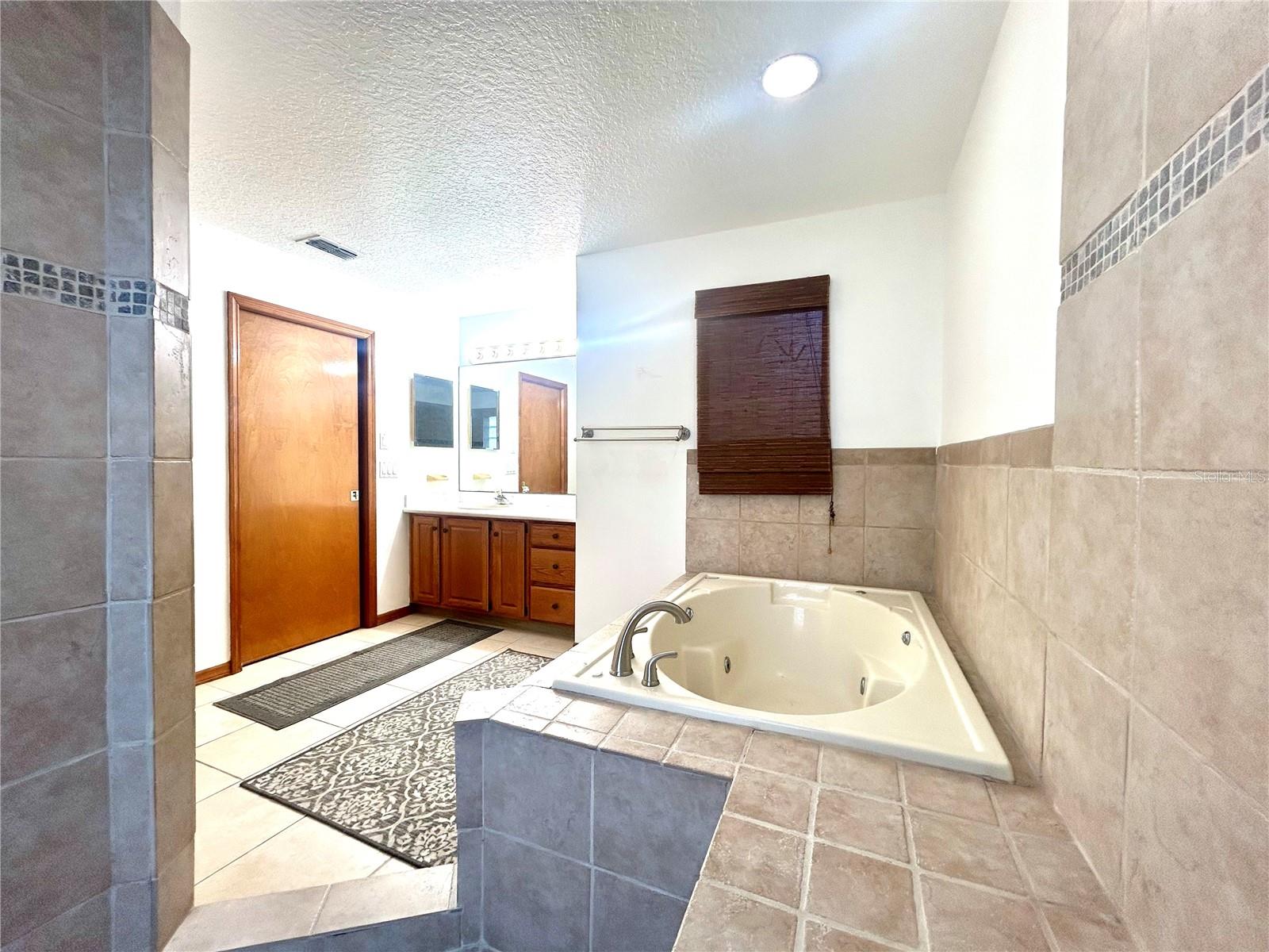 Listing photo id 42 for 1729 Buckhorn Place