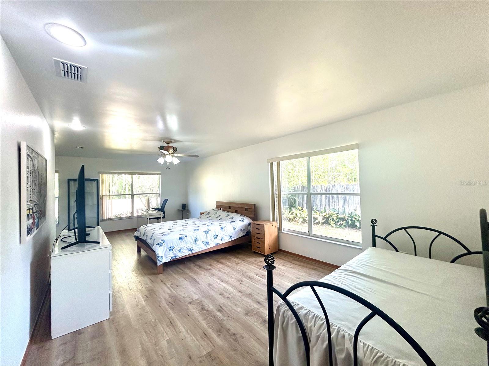 Listing photo id 46 for 1729 Buckhorn Place