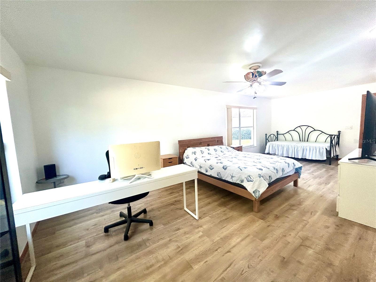 Listing photo id 47 for 1729 Buckhorn Place