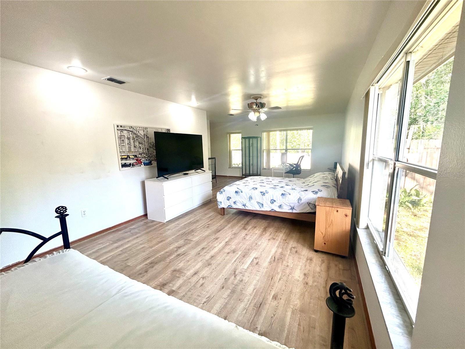 Listing photo id 48 for 1729 Buckhorn Place