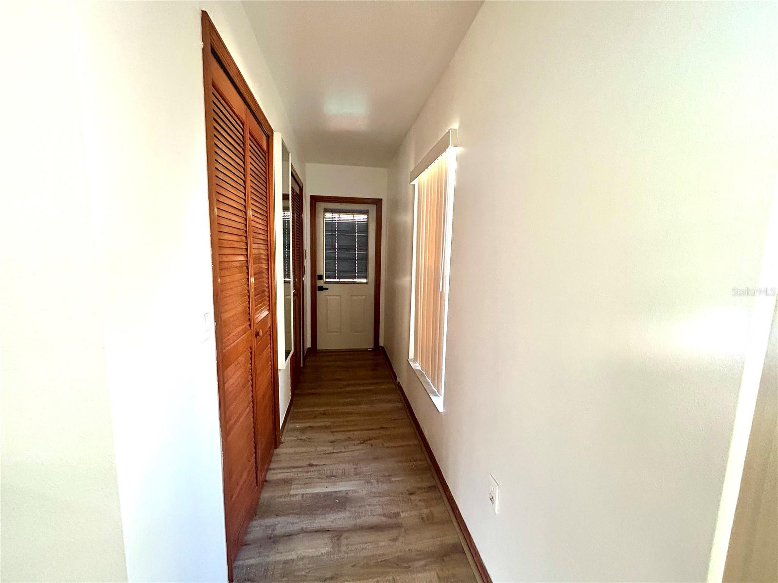Listing photo id 49 for 1729 Buckhorn Place