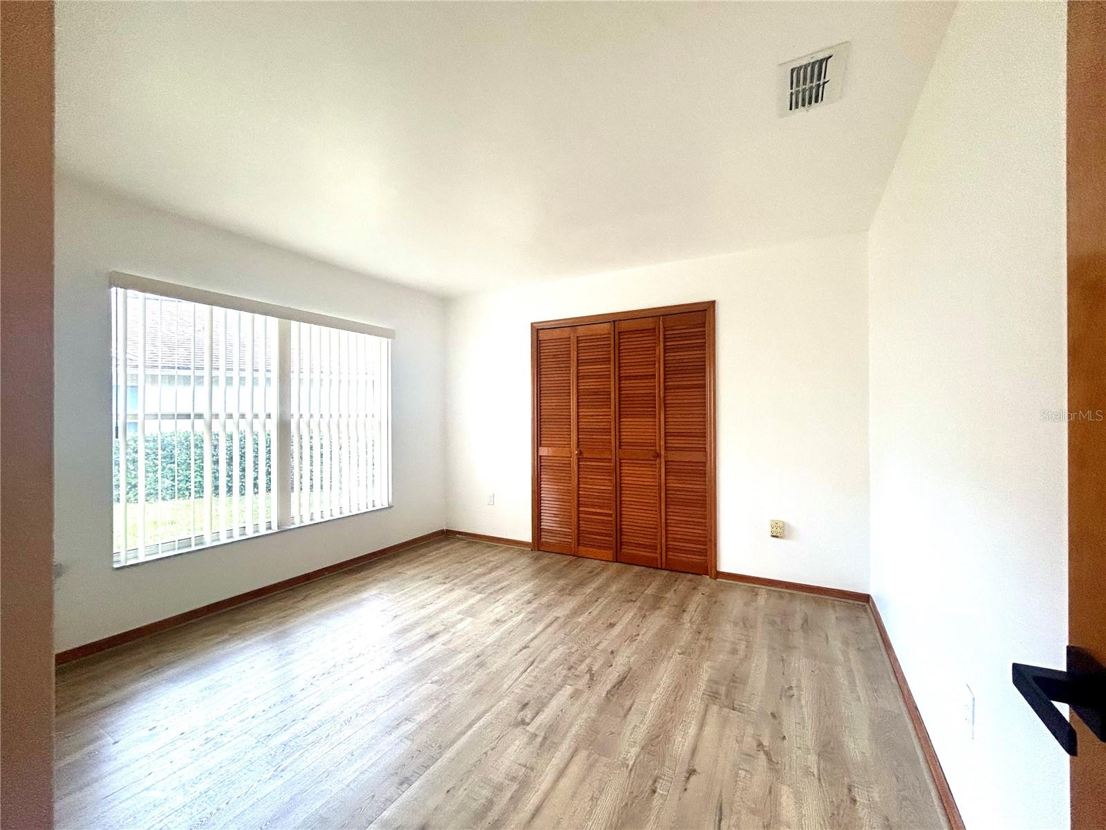 Listing photo id 57 for 1729 Buckhorn Place