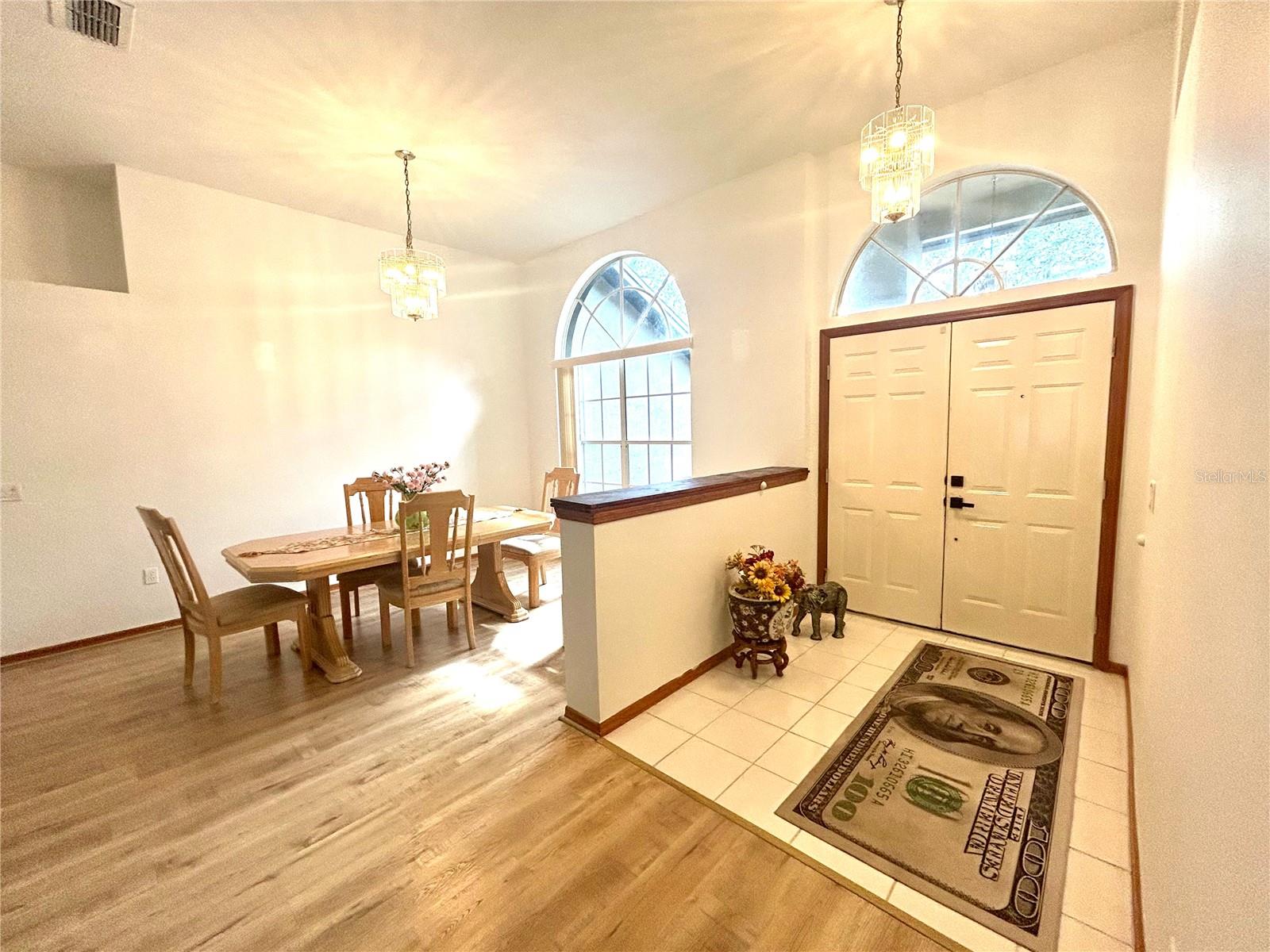 Listing photo id 5 for 1729 Buckhorn Place
