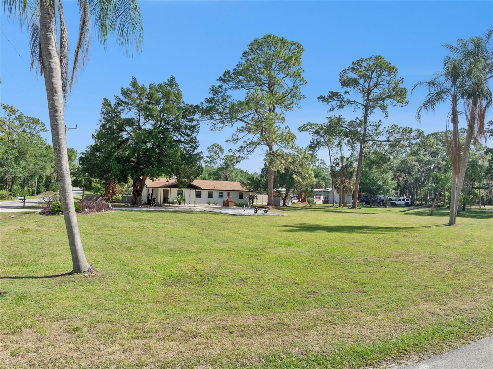 Image 38 of 49 For 219 Crystal Drive