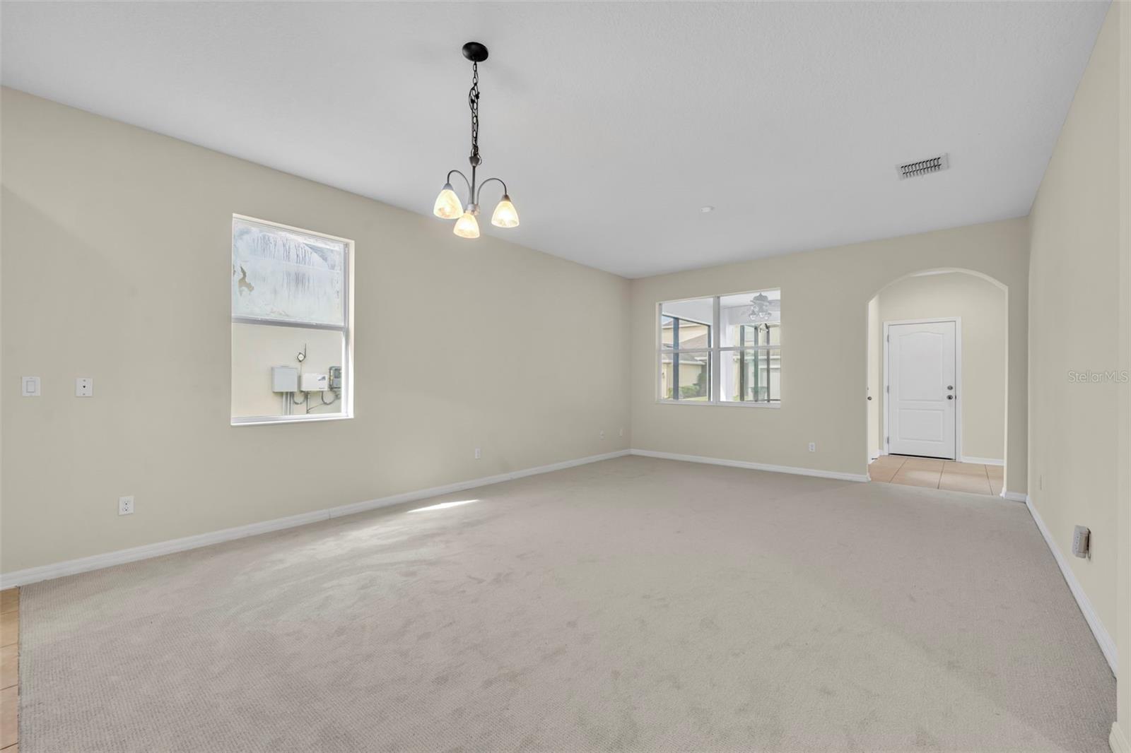 Listing photo id 10 for 8804 Lovett Avenue