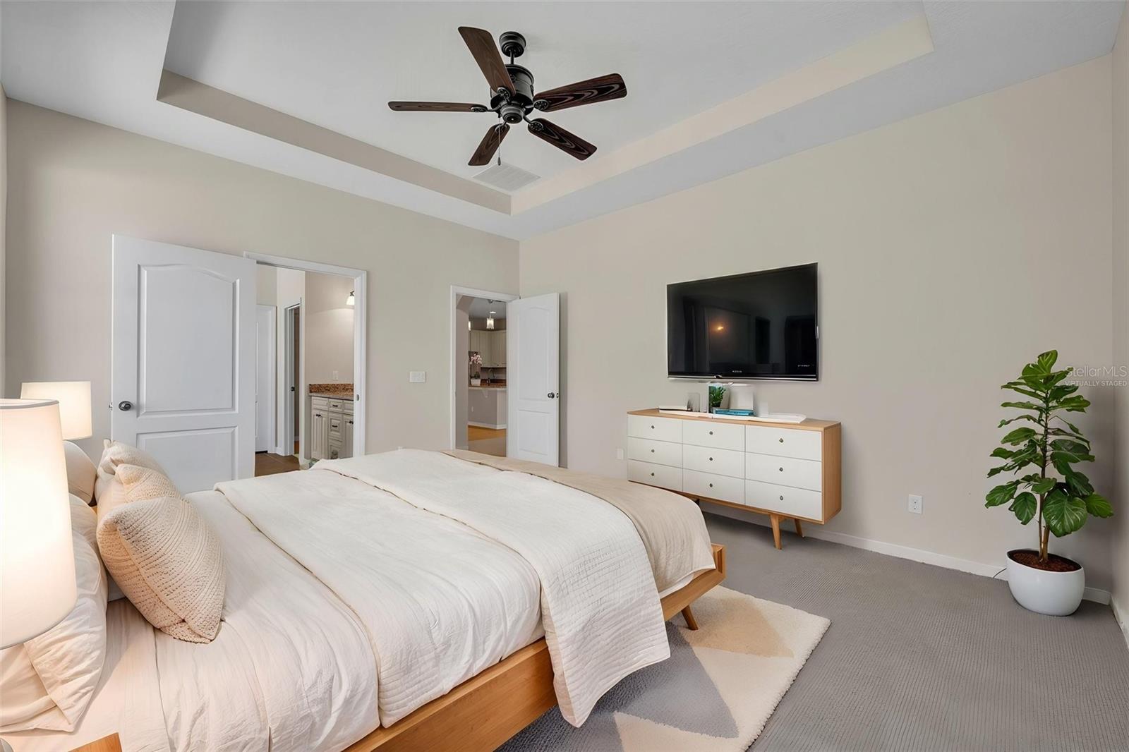 Listing photo id 13 for 8804 Lovett Avenue