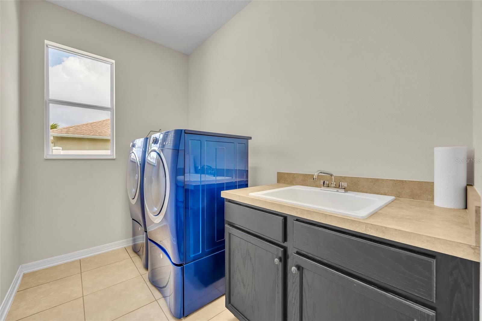 Listing photo id 18 for 8804 Lovett Avenue