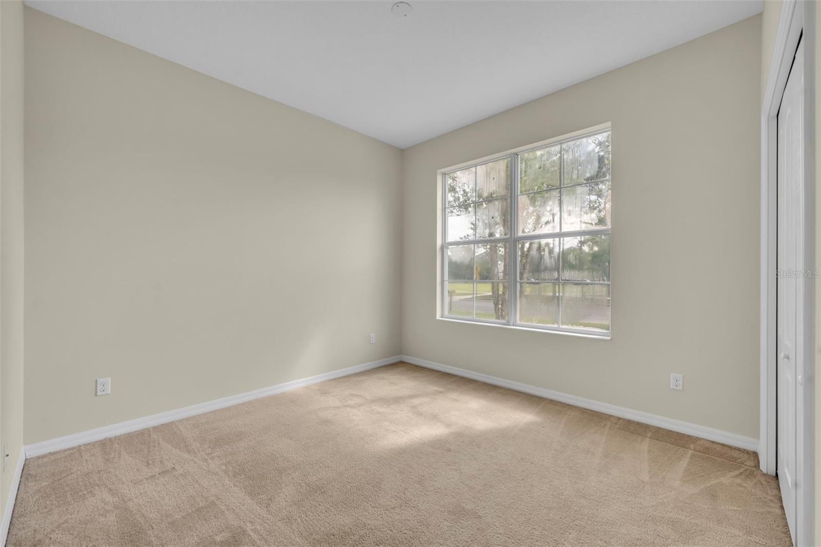 Listing photo id 19 for 8804 Lovett Avenue