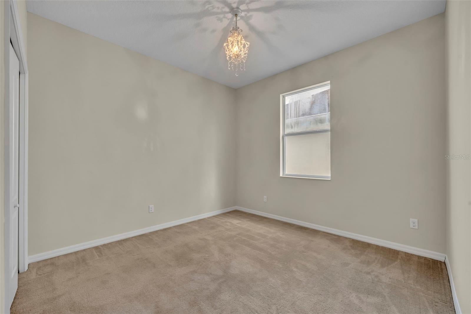 Listing photo id 20 for 8804 Lovett Avenue