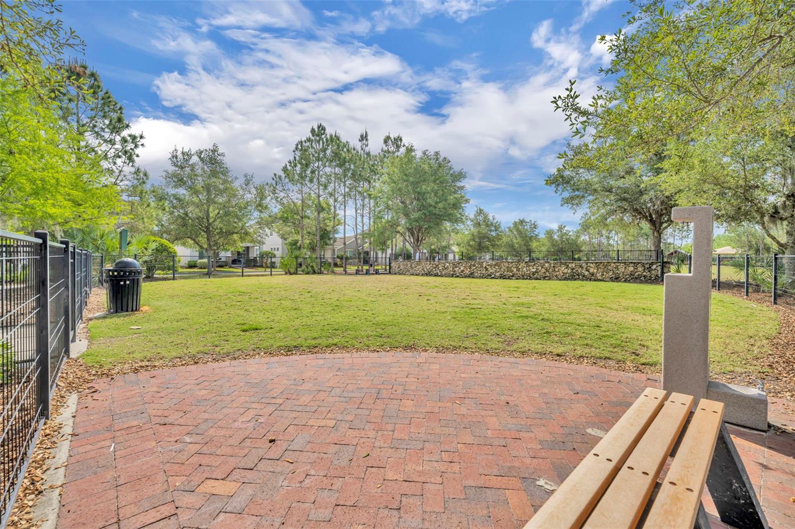 Listing photo id 25 for 8804 Lovett Avenue