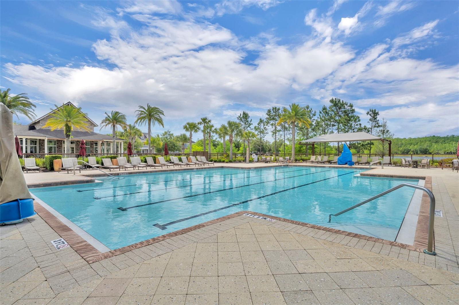 Listing photo id 27 for 8804 Lovett Avenue