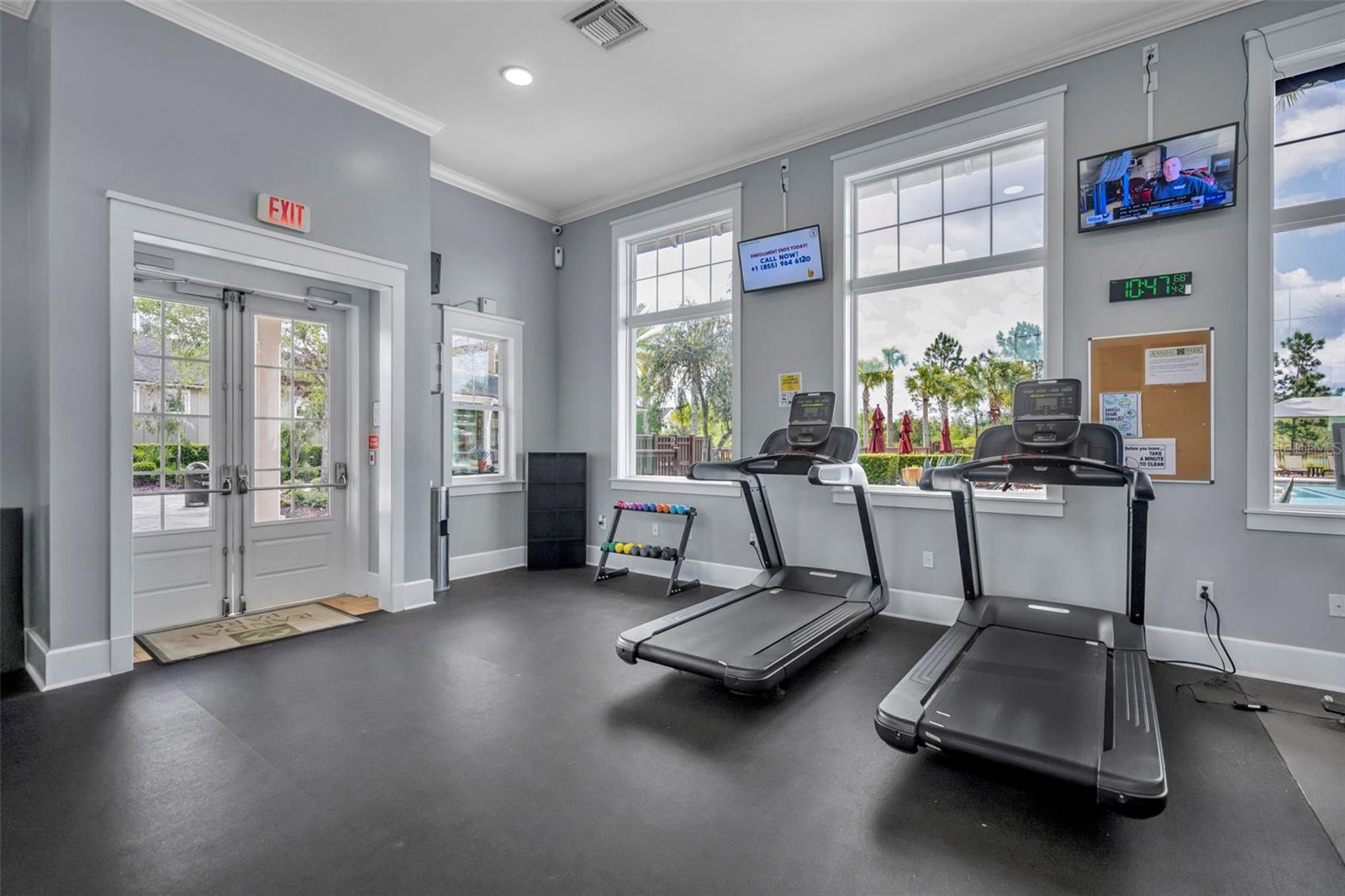 Listing photo id 30 for 8804 Lovett Avenue
