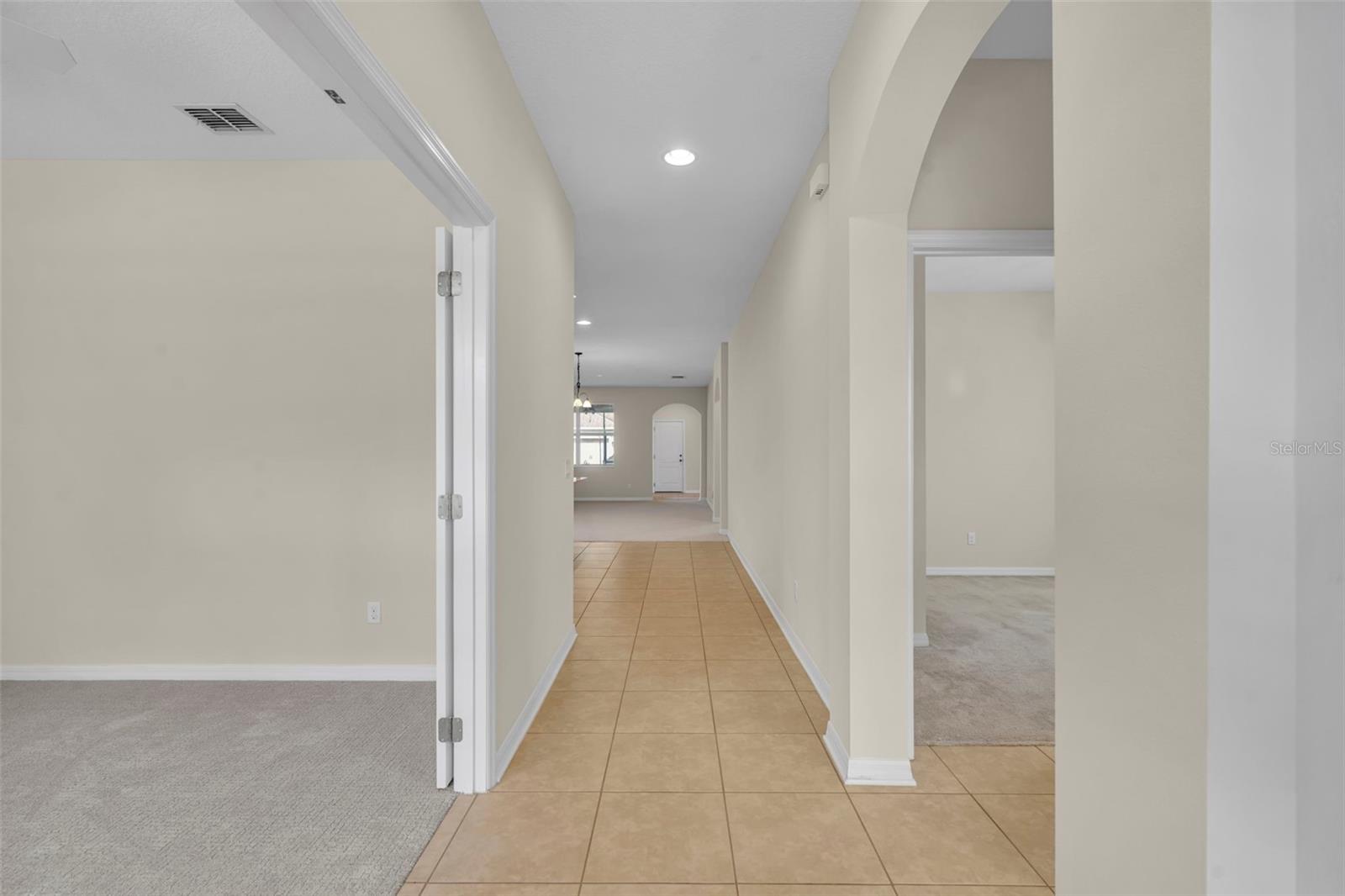 Listing photo id 2 for 8804 Lovett Avenue