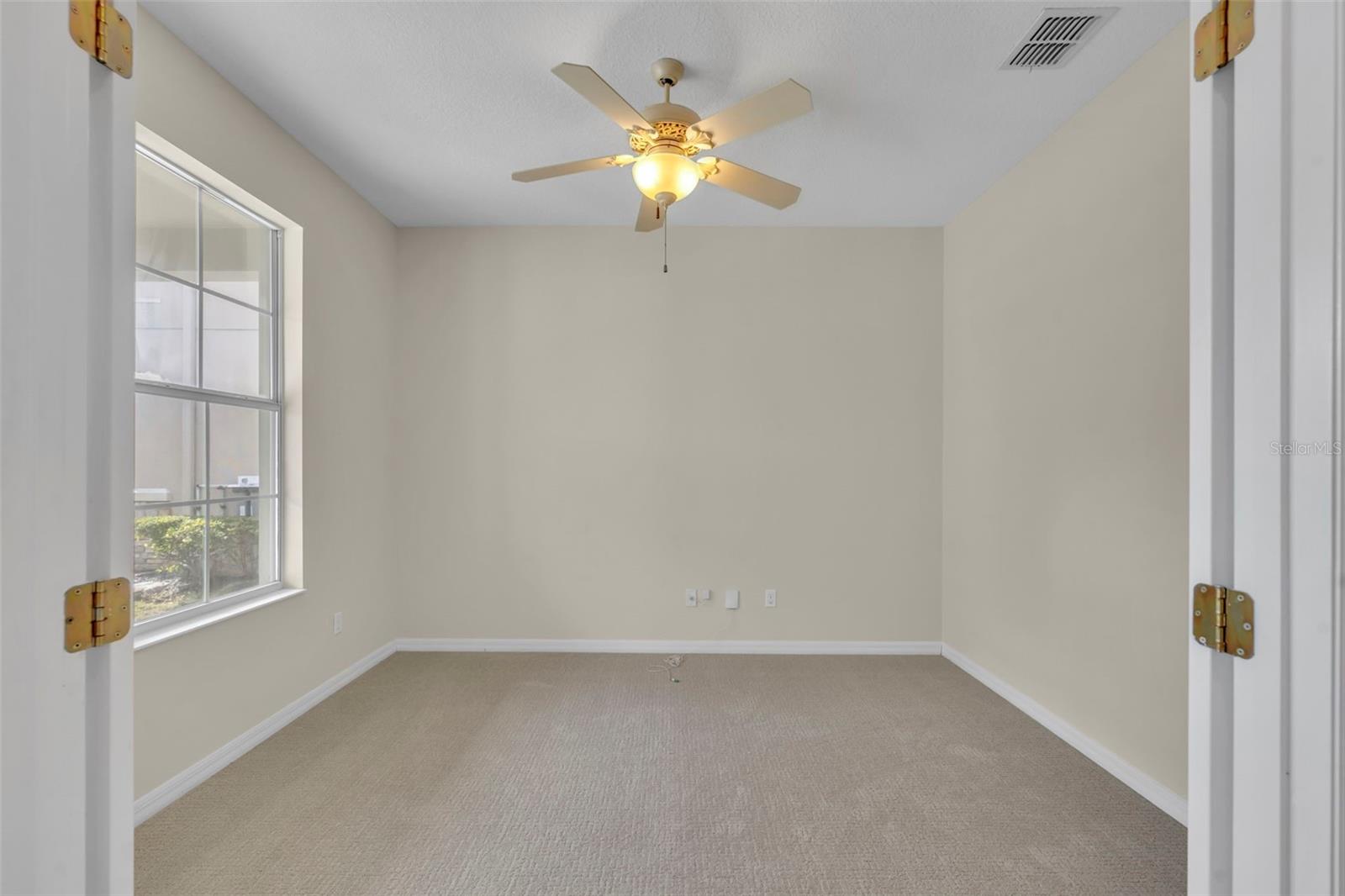 Listing photo id 3 for 8804 Lovett Avenue