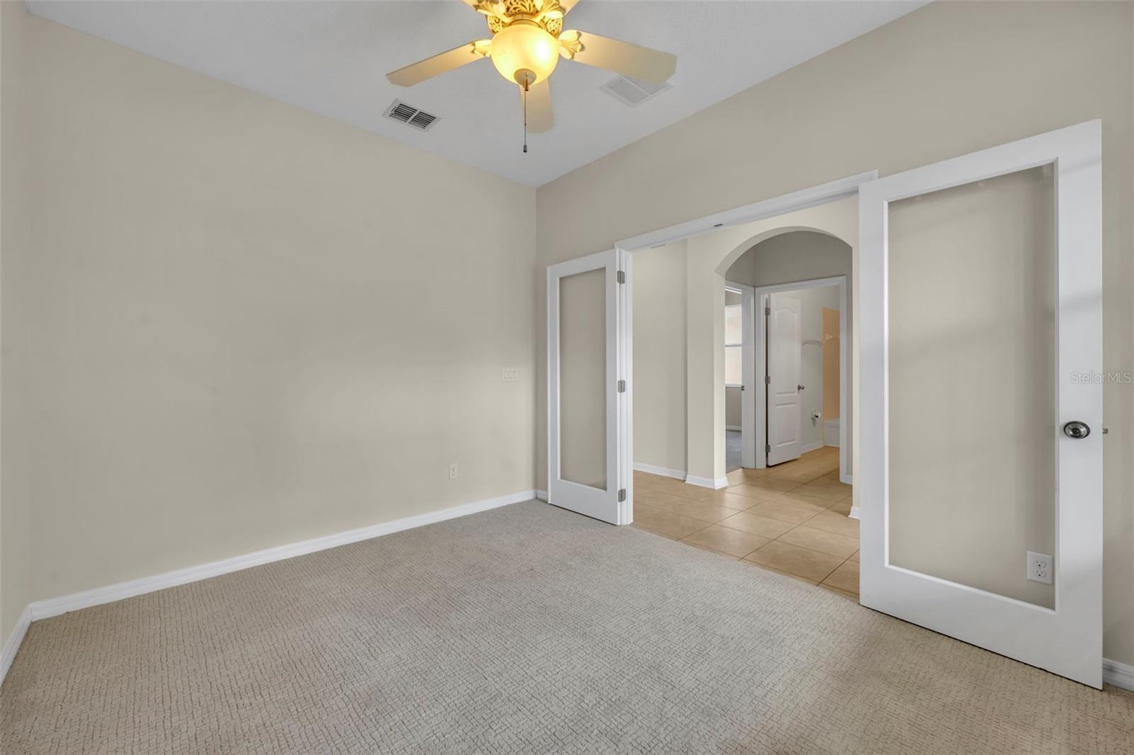 Listing photo id 4 for 8804 Lovett Avenue