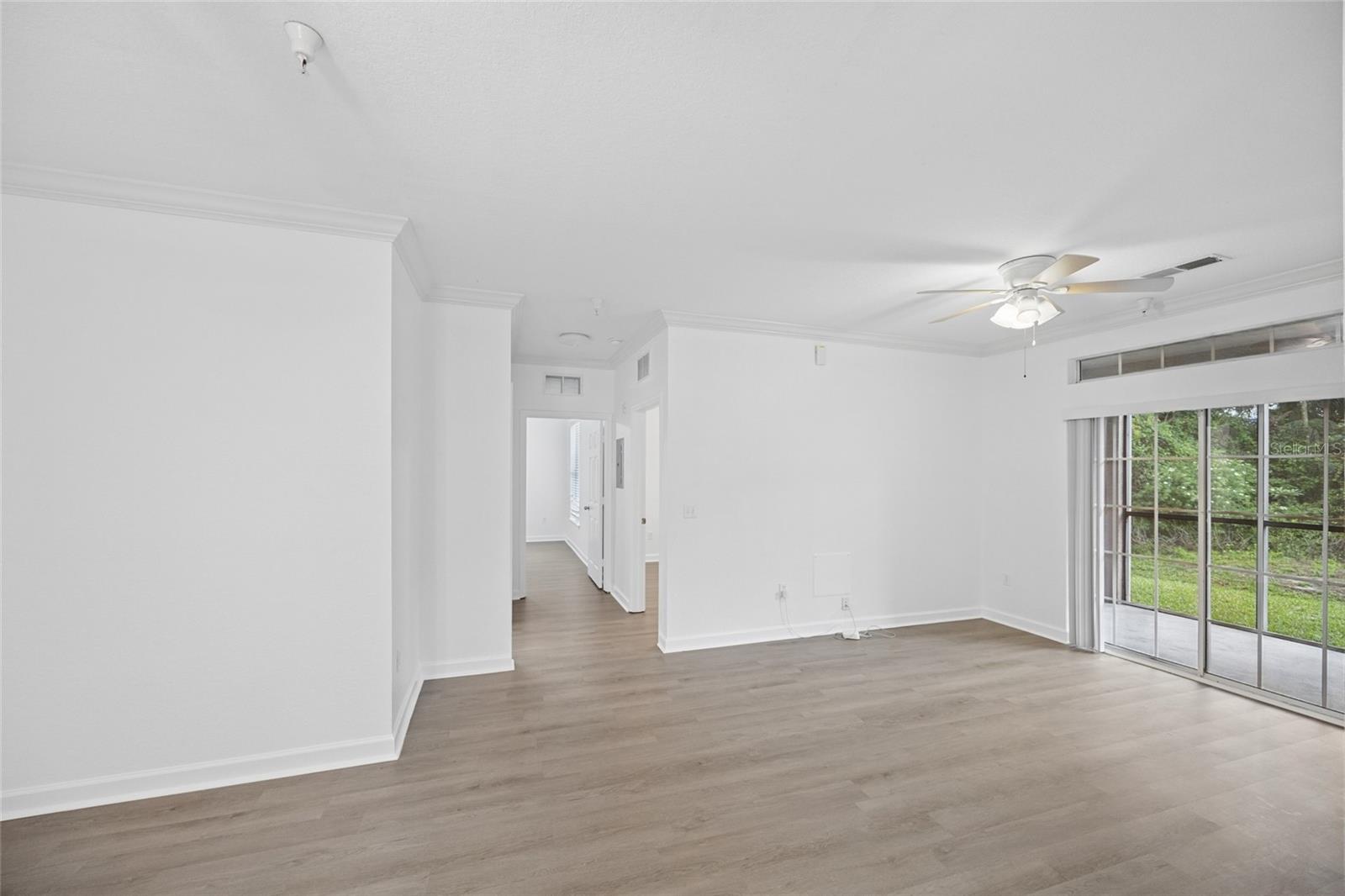 Listing photo id 8 for 8020 Tuscany Way 6108