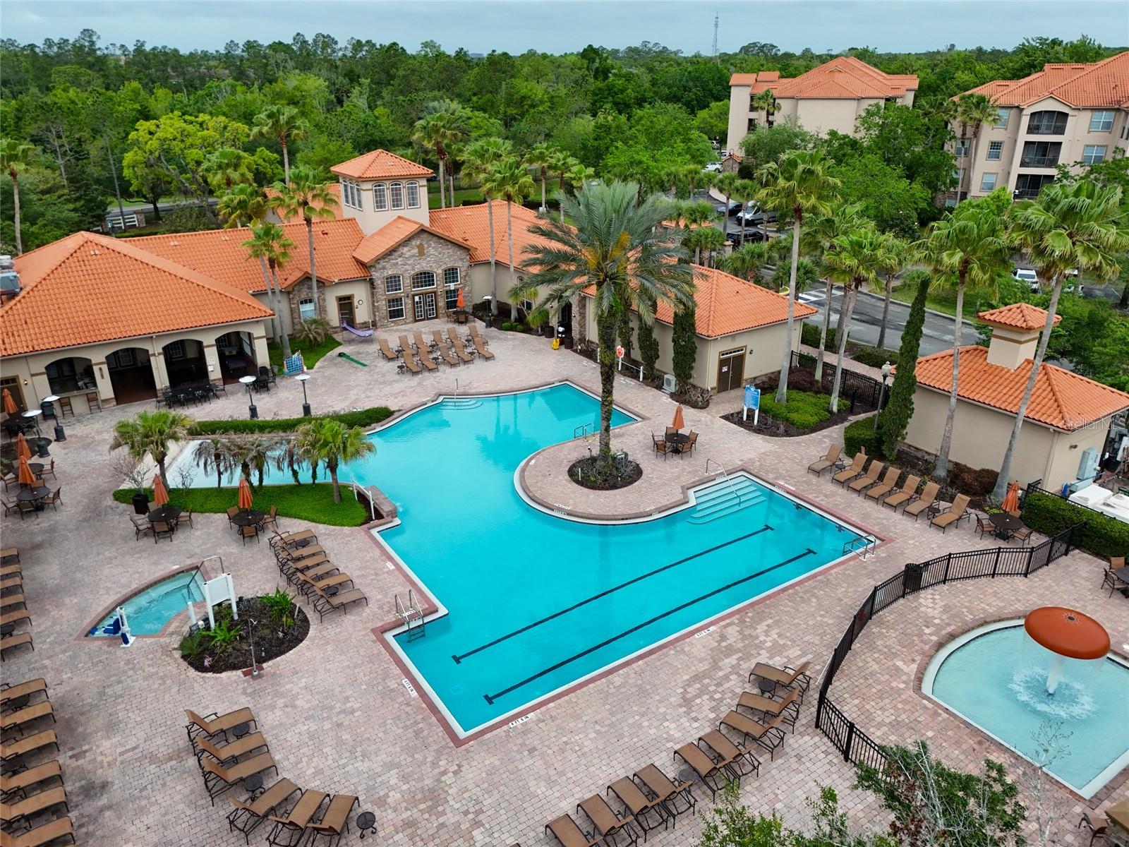 Listing photo id 17 for 8020 Tuscany Way 6108