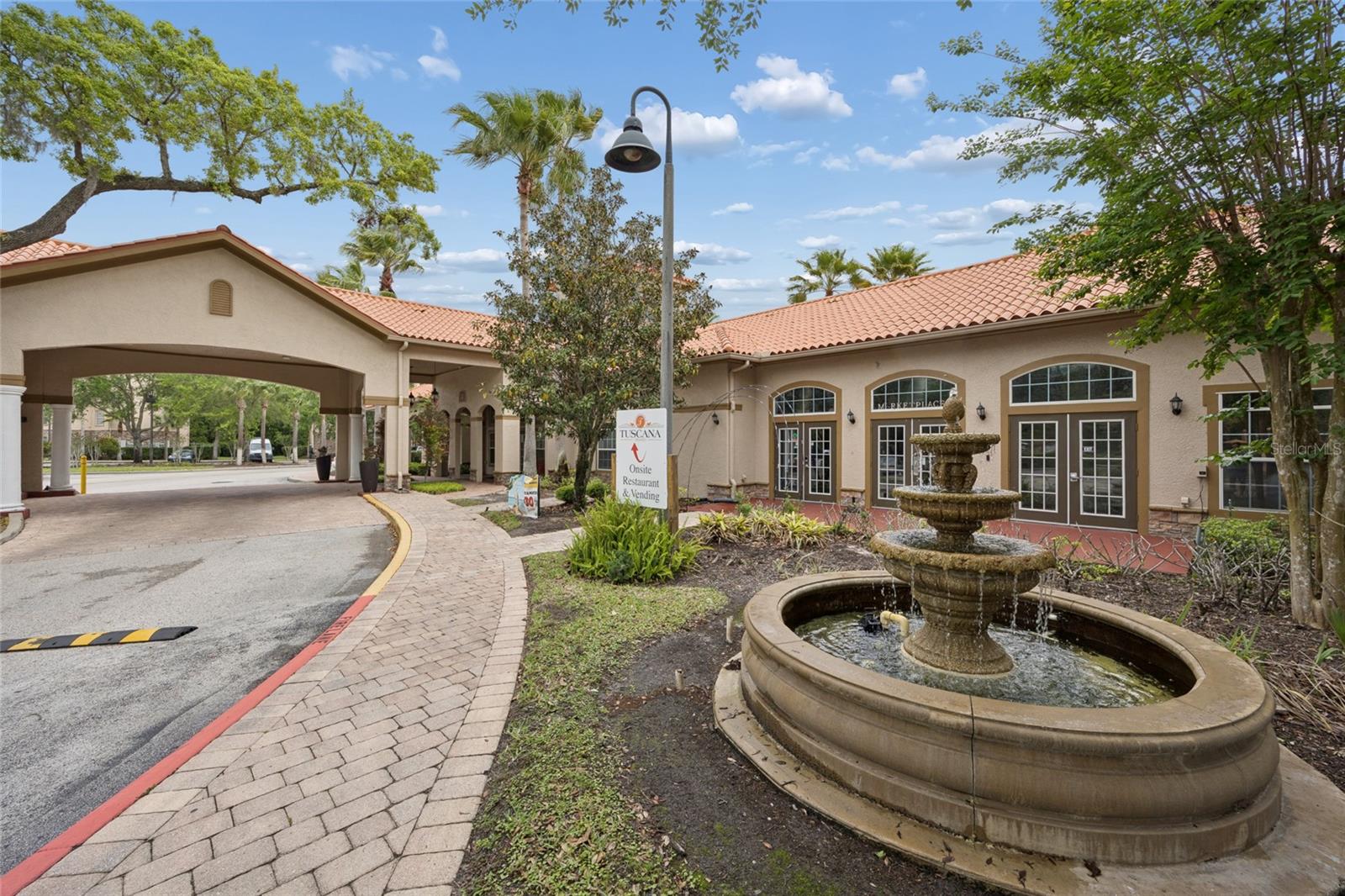 Listing photo id 19 for 8020 Tuscany Way 6108