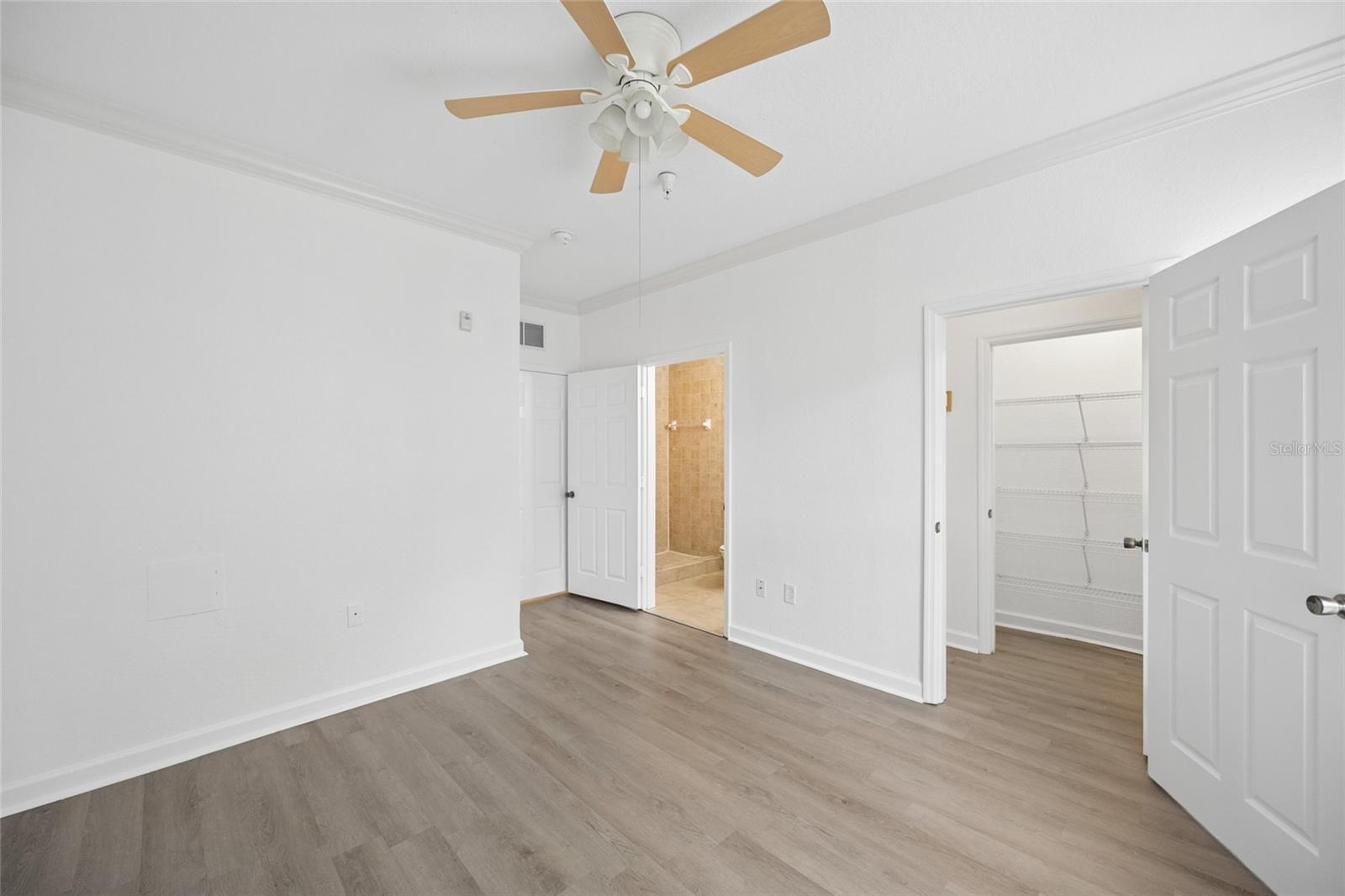 Listing photo id 6 for 8020 Tuscany Way 6108
