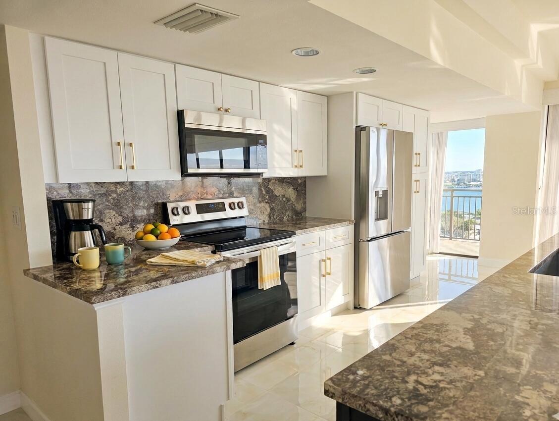 Image 10 of 22 For 7600 Bayshore Drive 901