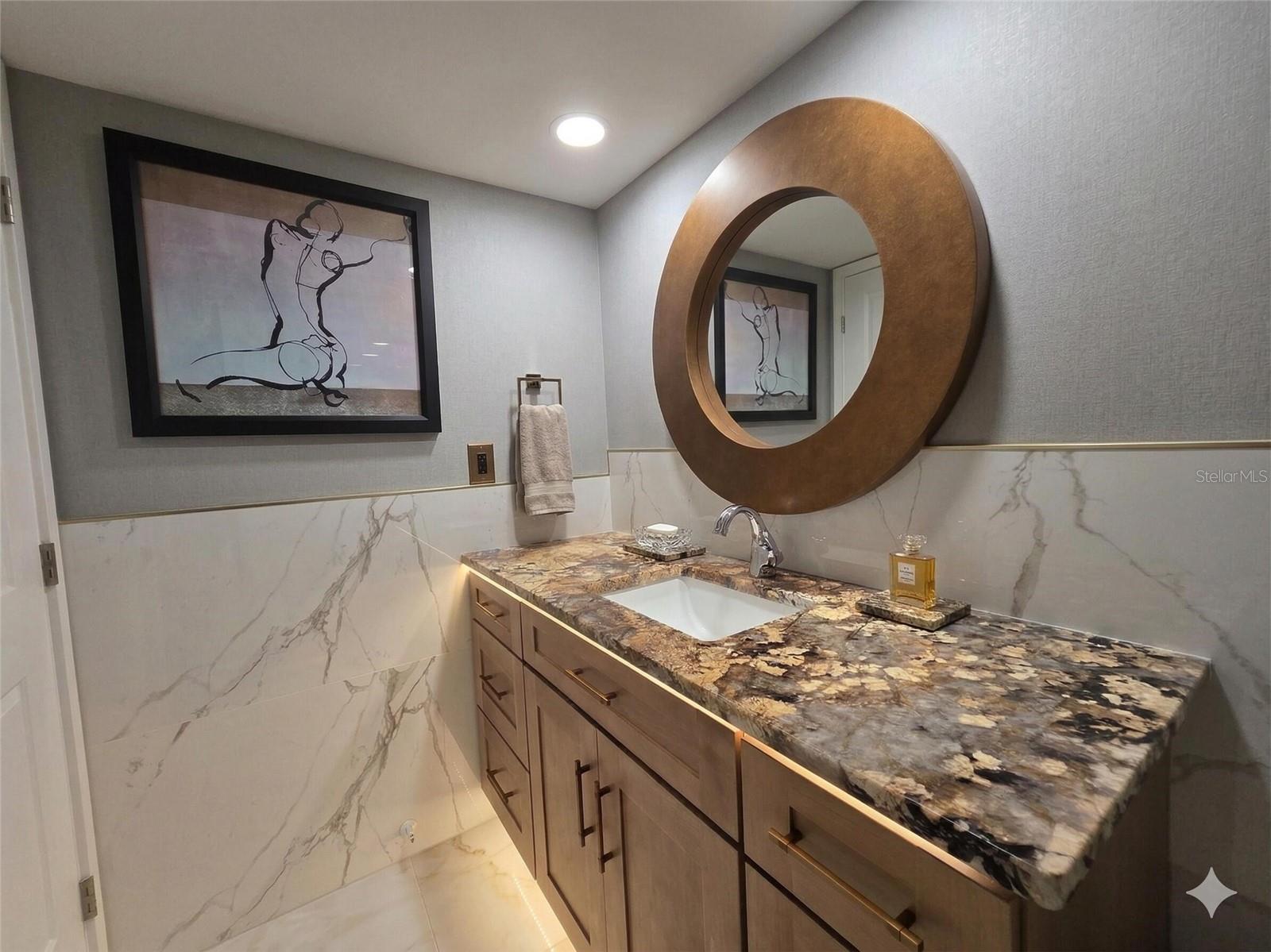 Image 17 of 22 For 7600 Bayshore Drive 901