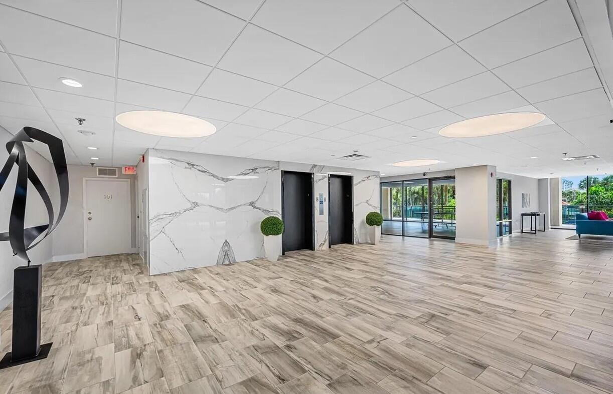Image 20 of 22 For 7600 Bayshore Drive 901