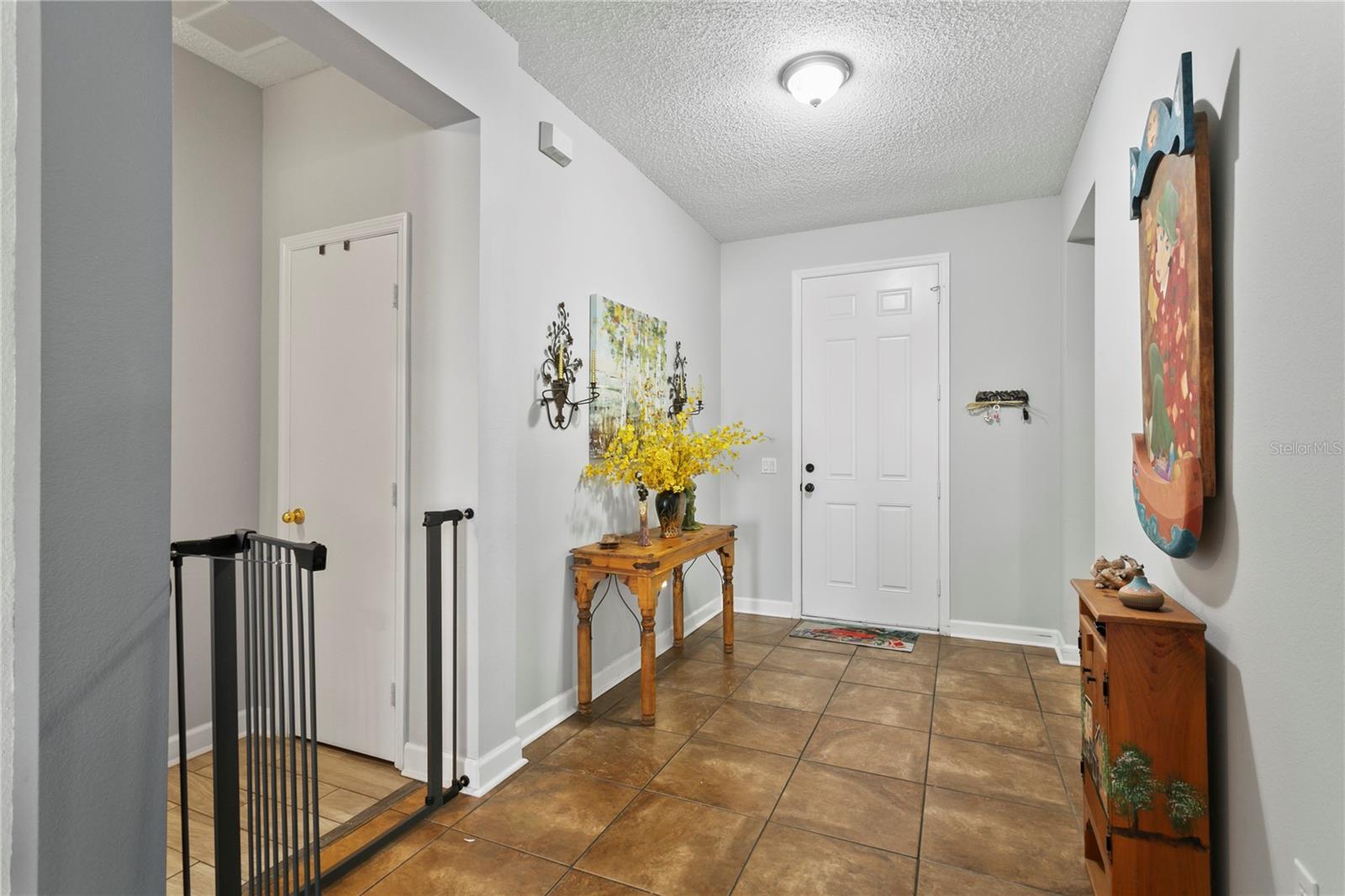 Image 4 of 18 For 1010 Elderberry Drive