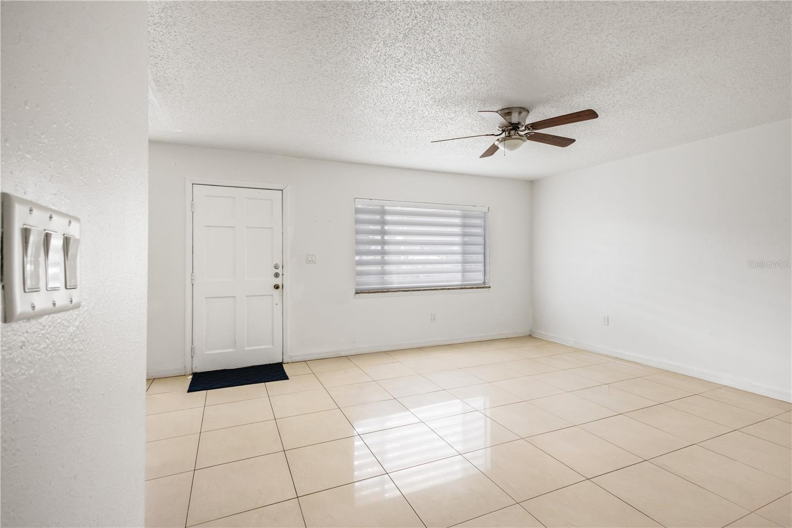 Image 3 of 21 For 1831 Bough Avenue 1