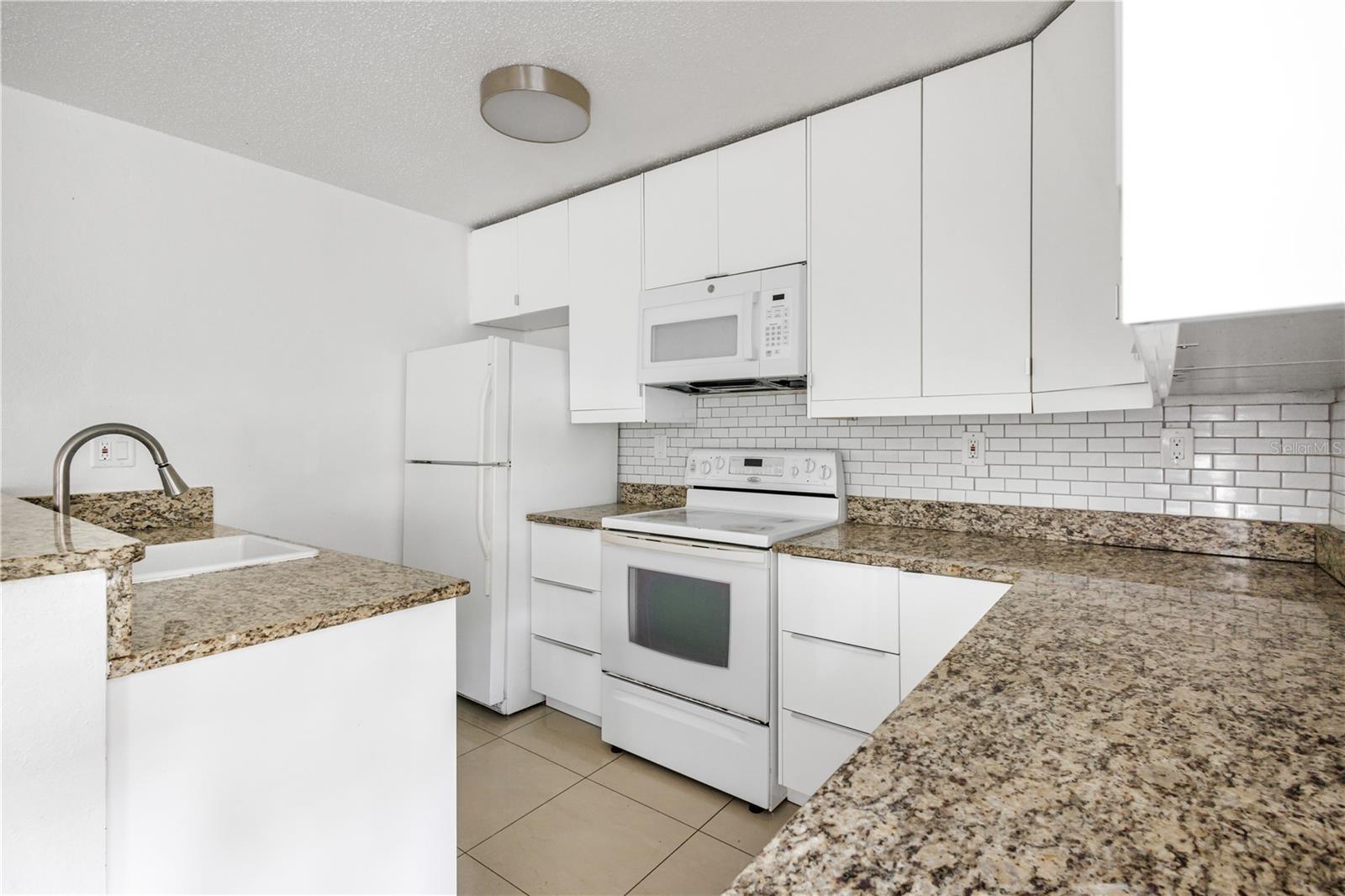 Image 5 of 21 For 1831 Bough Avenue 1