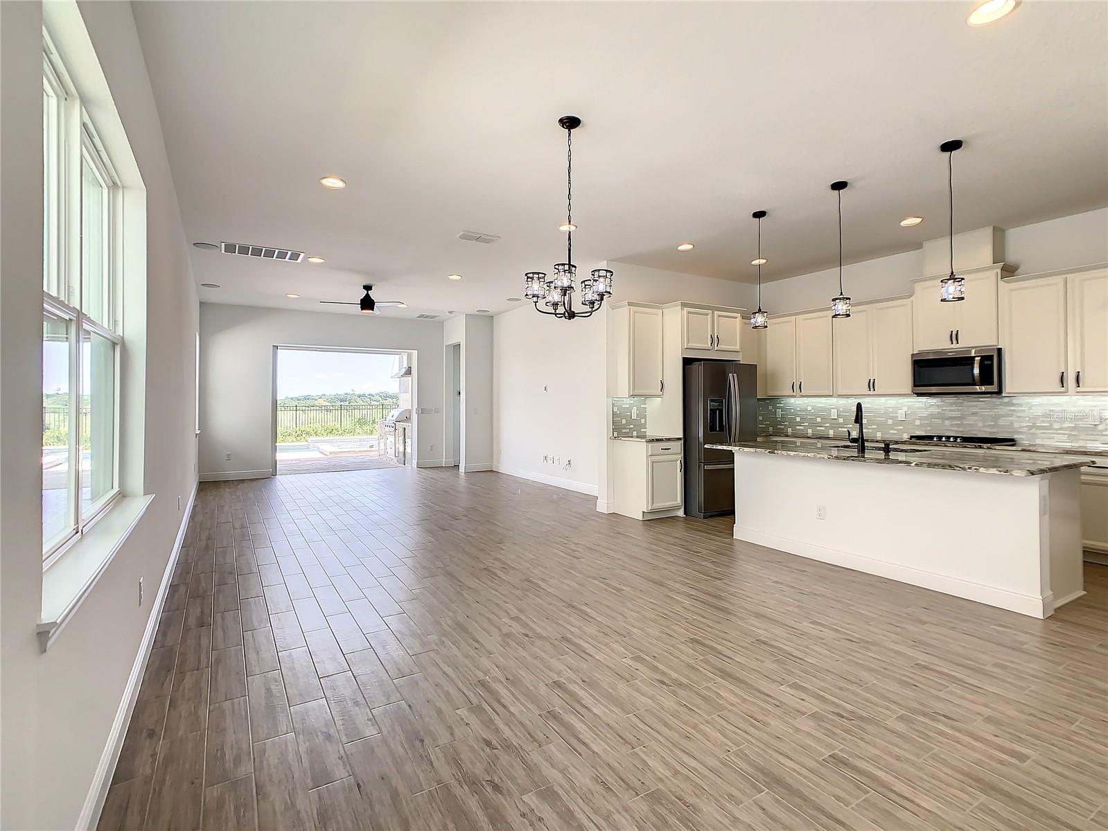 Image 4 of 70 For 15705 Vetta Drive