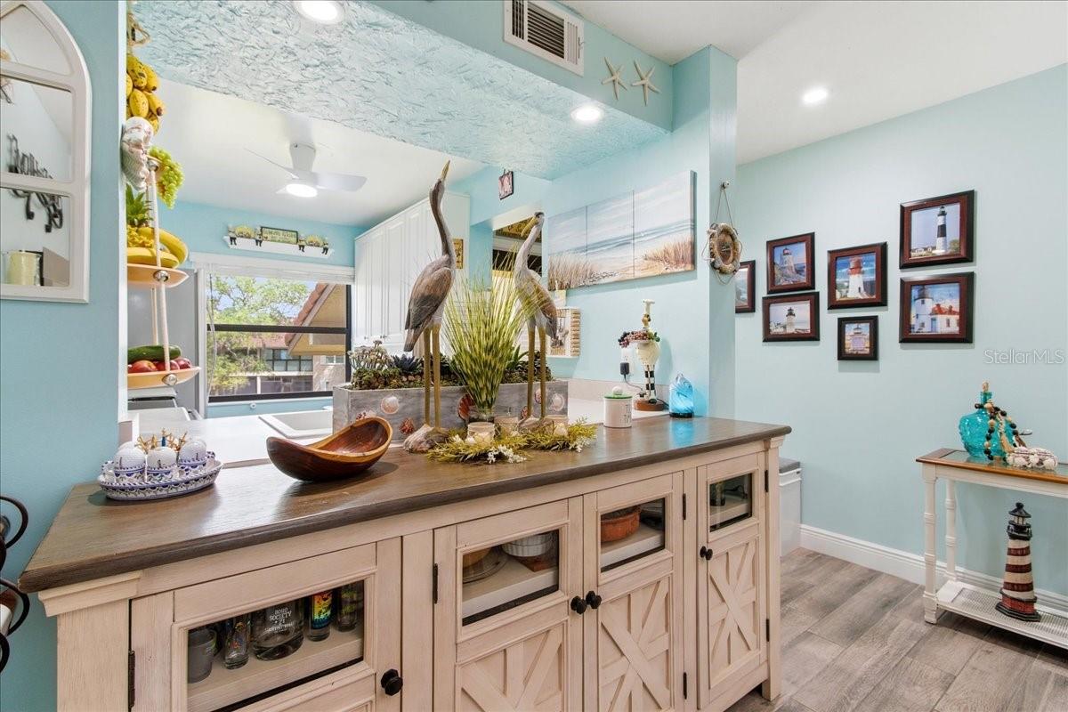 Image 13 of 47 For 6111 Lake Pointe Drive 202