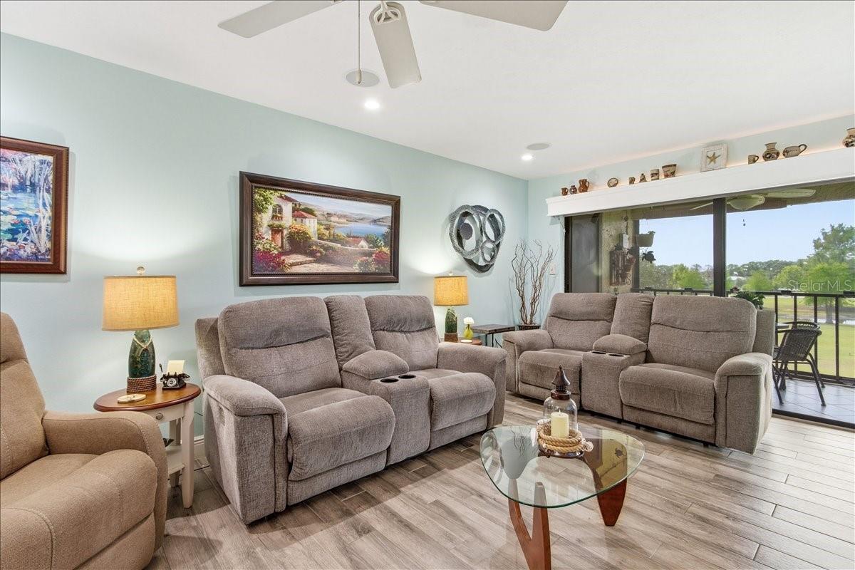 Image 17 of 47 For 6111 Lake Pointe Drive 202