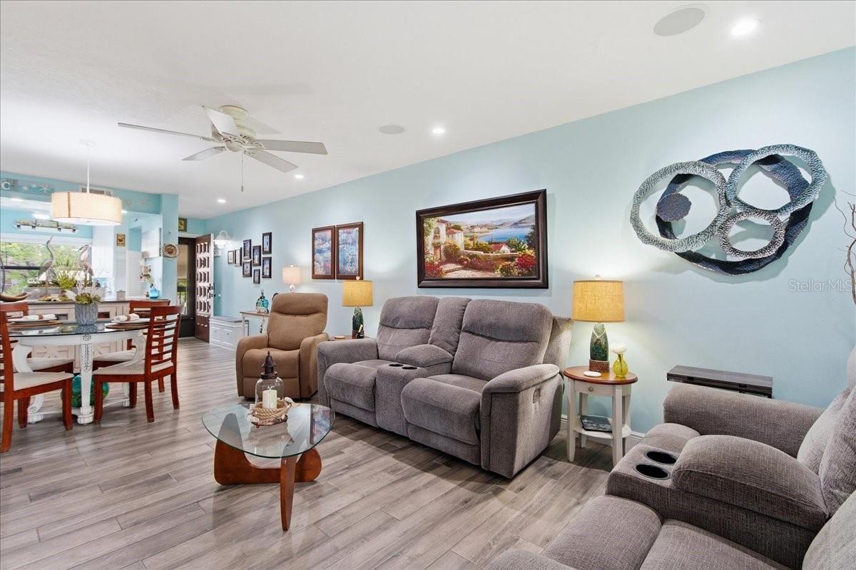 Image 19 of 47 For 6111 Lake Pointe Drive 202