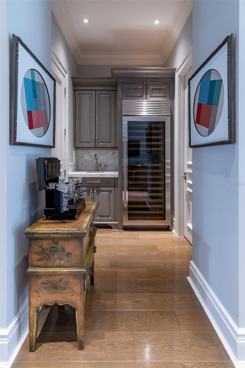 Image 10 of 82 For 643 Park Avenue