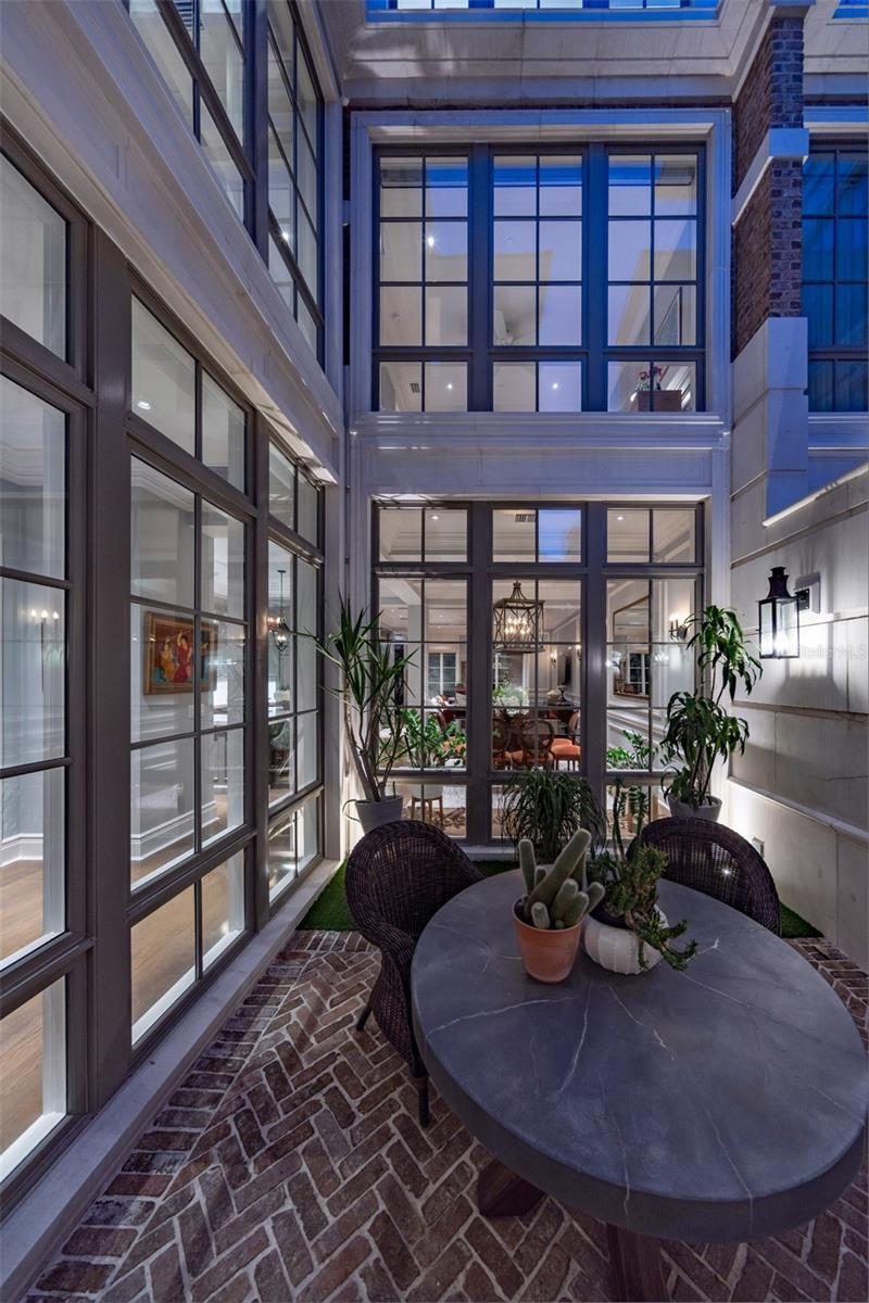 Image 30 of 82 For 643 Park Avenue