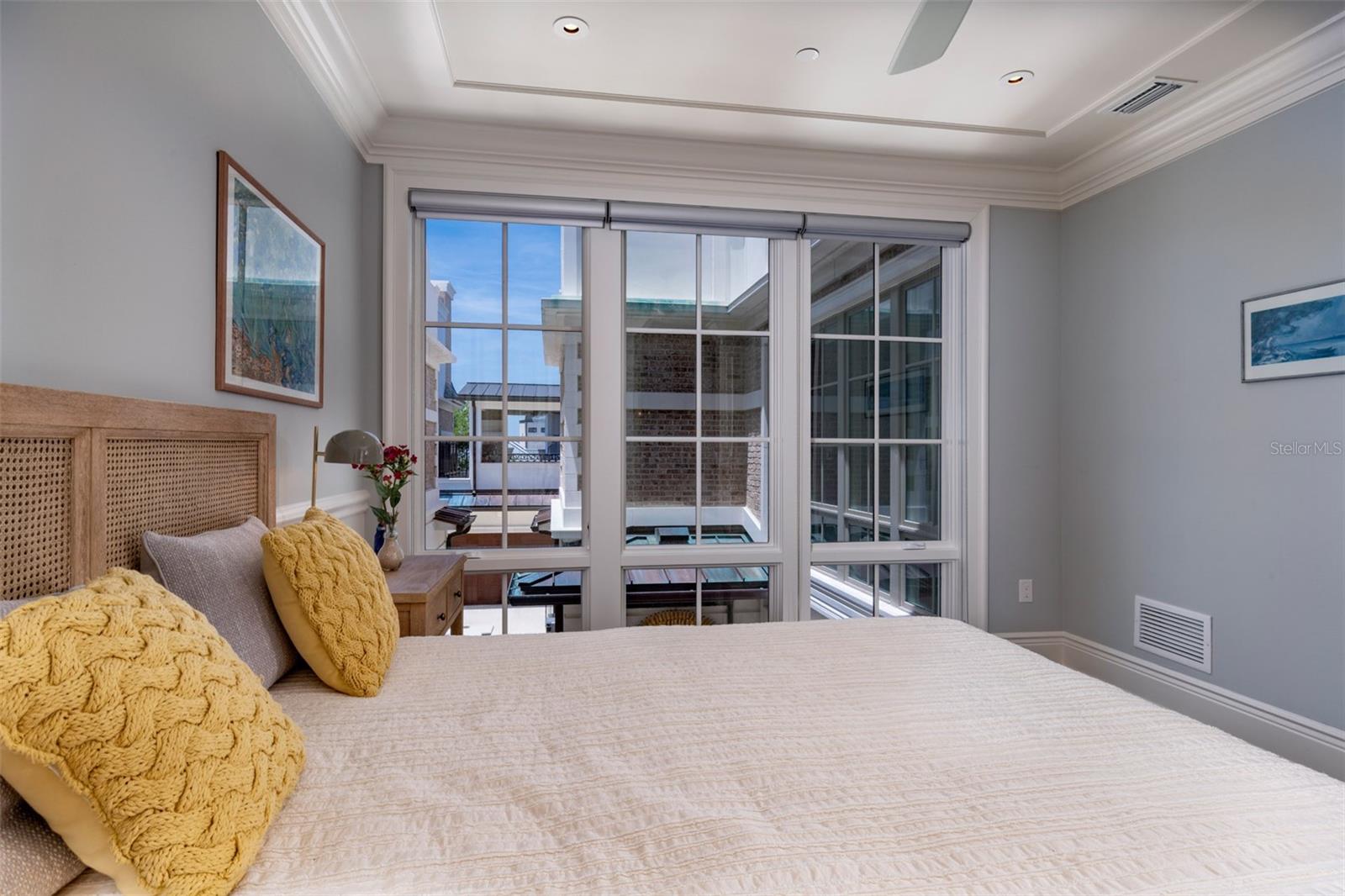 Image 47 of 82 For 643 Park Avenue