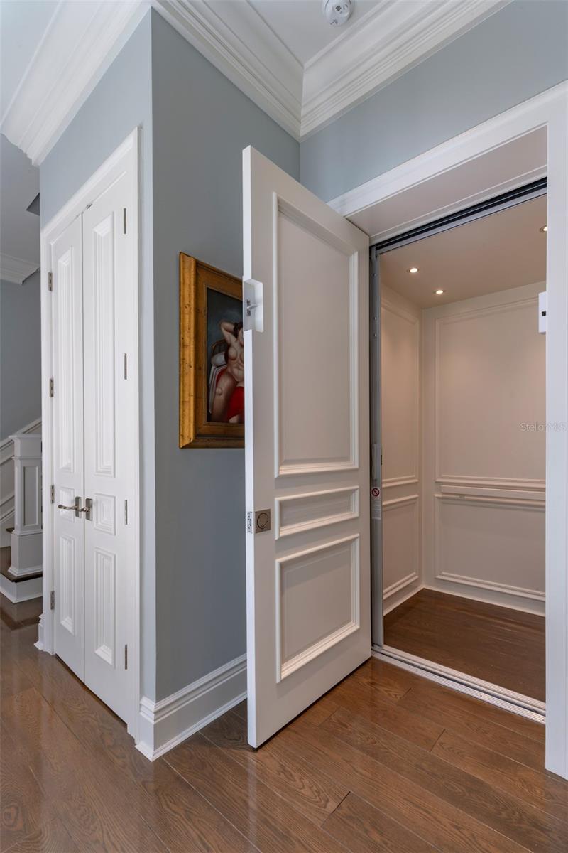 Image 68 of 82 For 643 Park Avenue