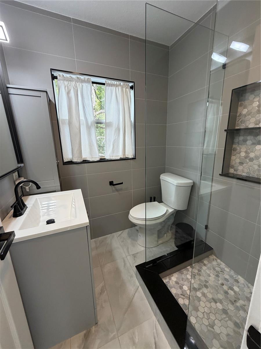 Image 17 of 31 For 1423 Asher Lane A