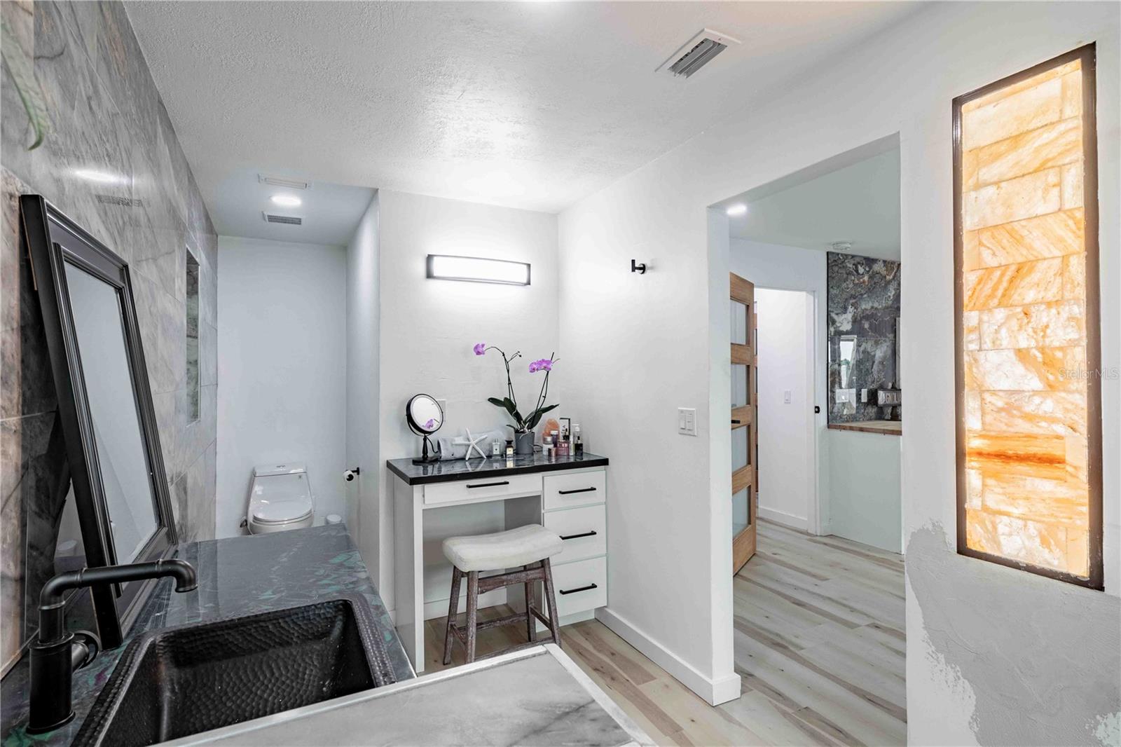 Image 13 of 64 For 500 Riverside Drive