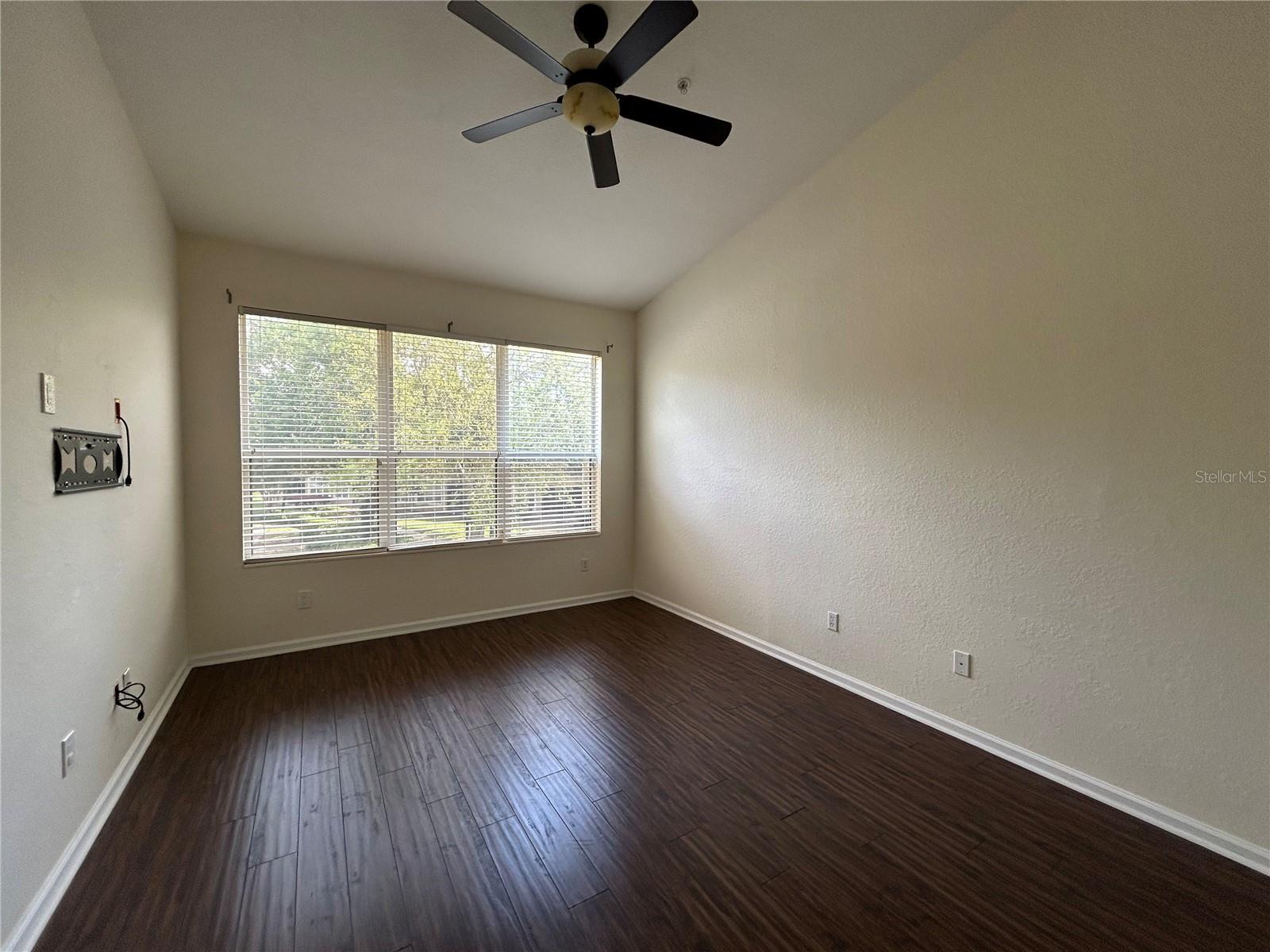 Image 10 of 22 For 2679 Metro Sevilla Drive 105