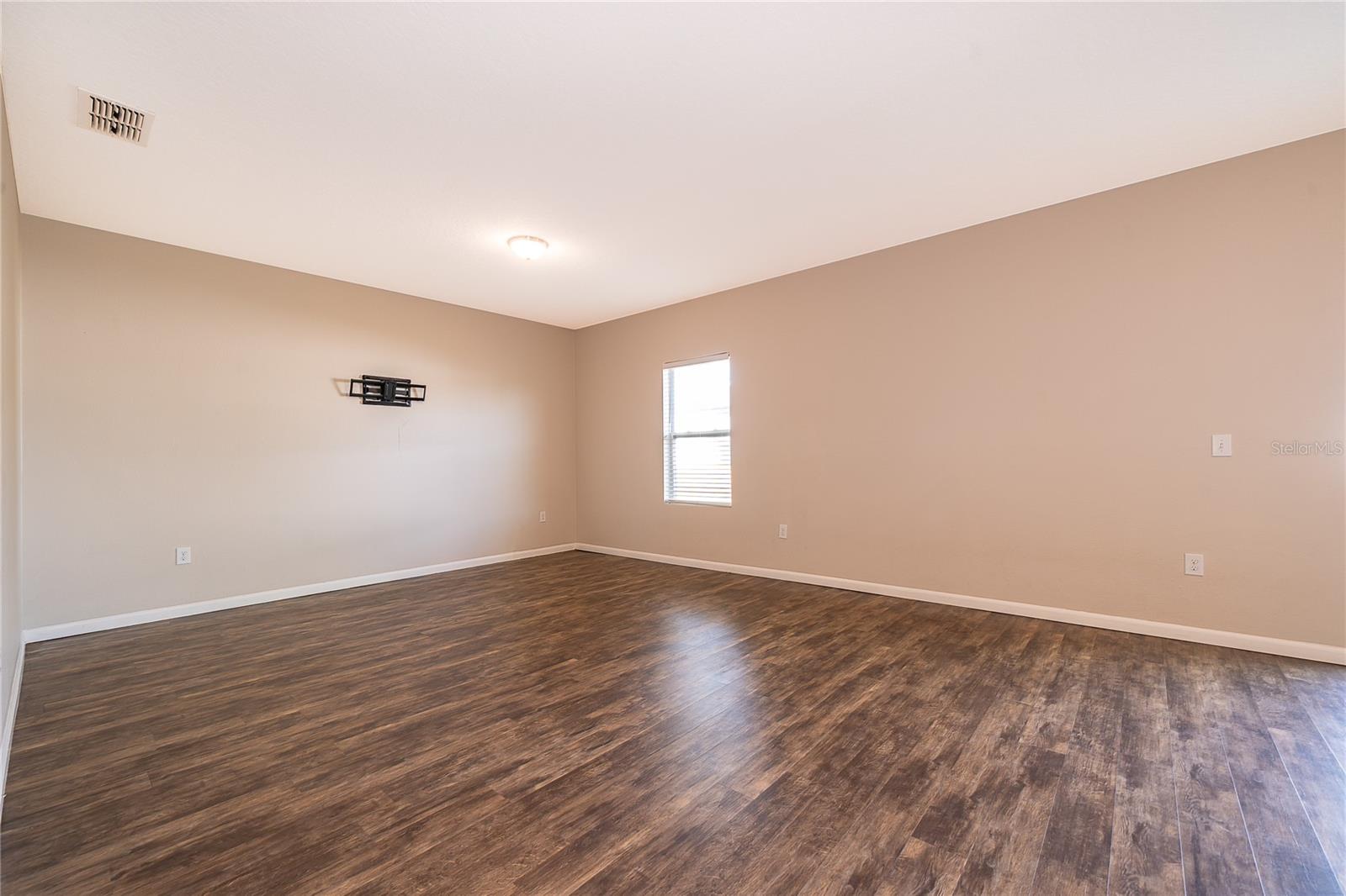 Image 11 of 28 For 15824 Surfbird Court