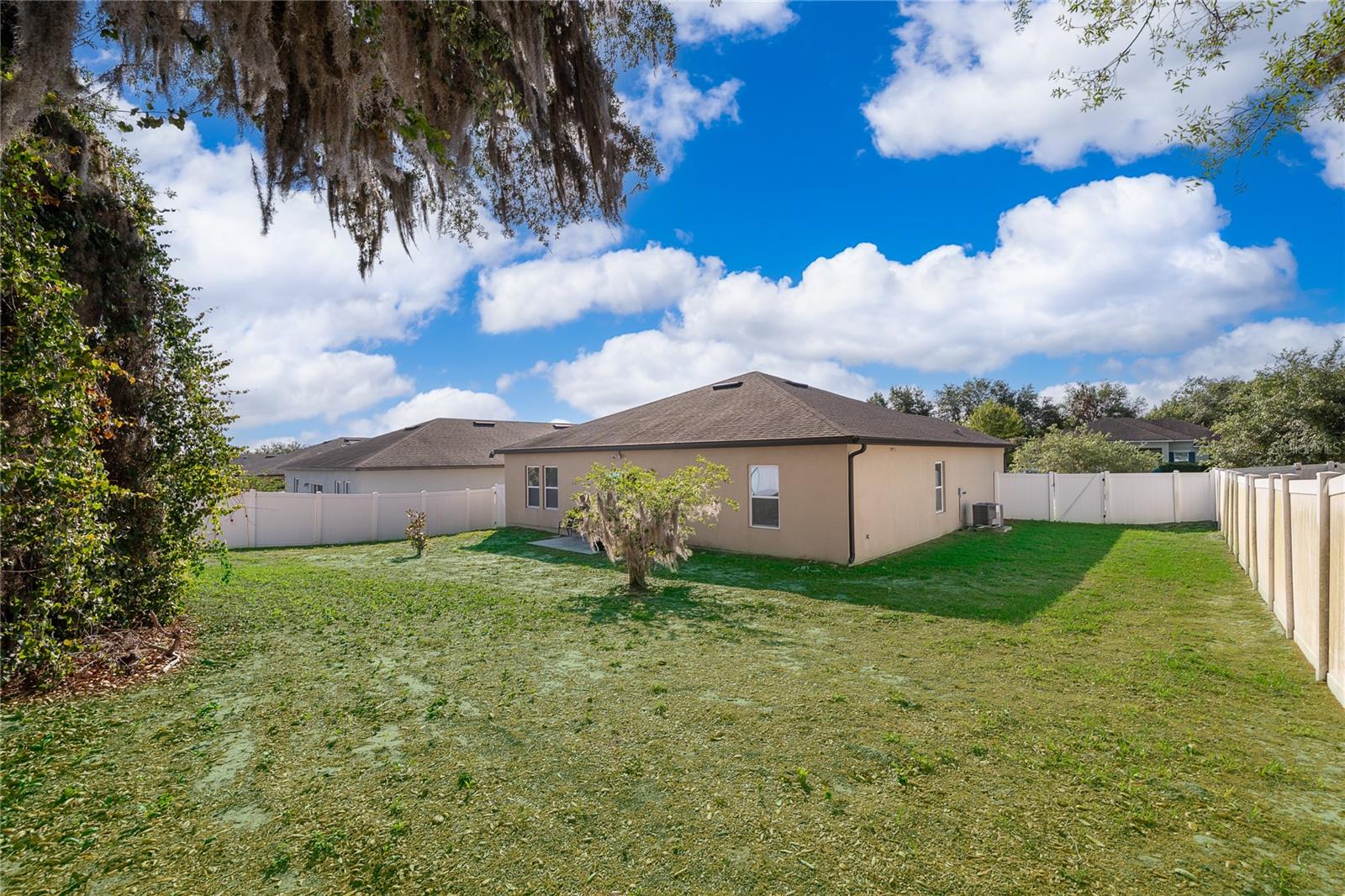 Image 23 of 28 For 15824 Surfbird Court