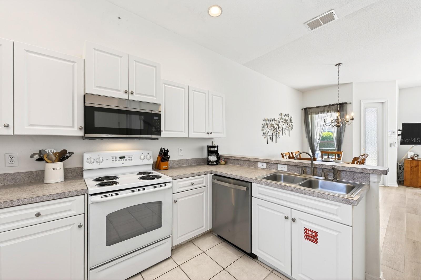 Image 11 of 38 For 211 Brunello Drive